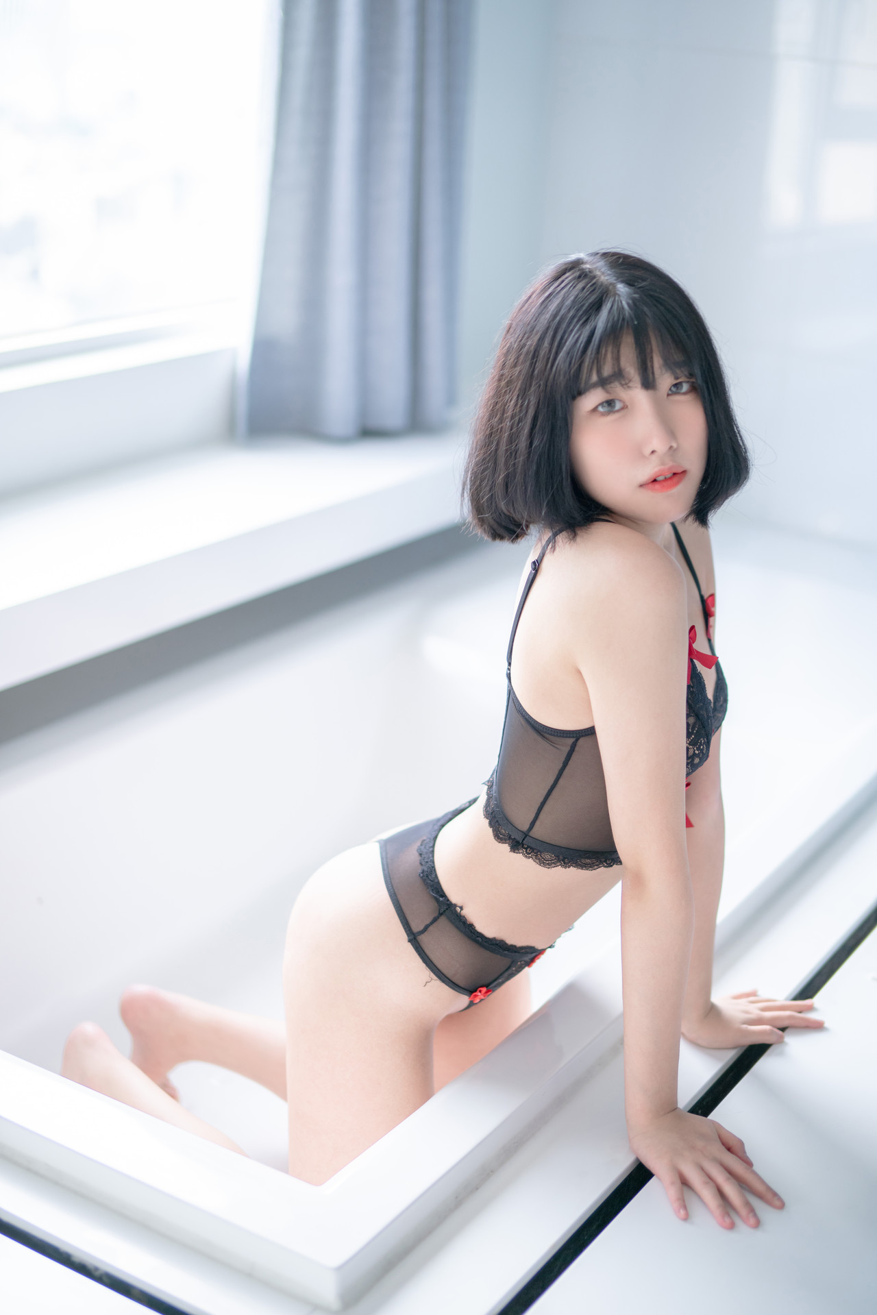 Sonson 손손, [DJAWA] Black Rose