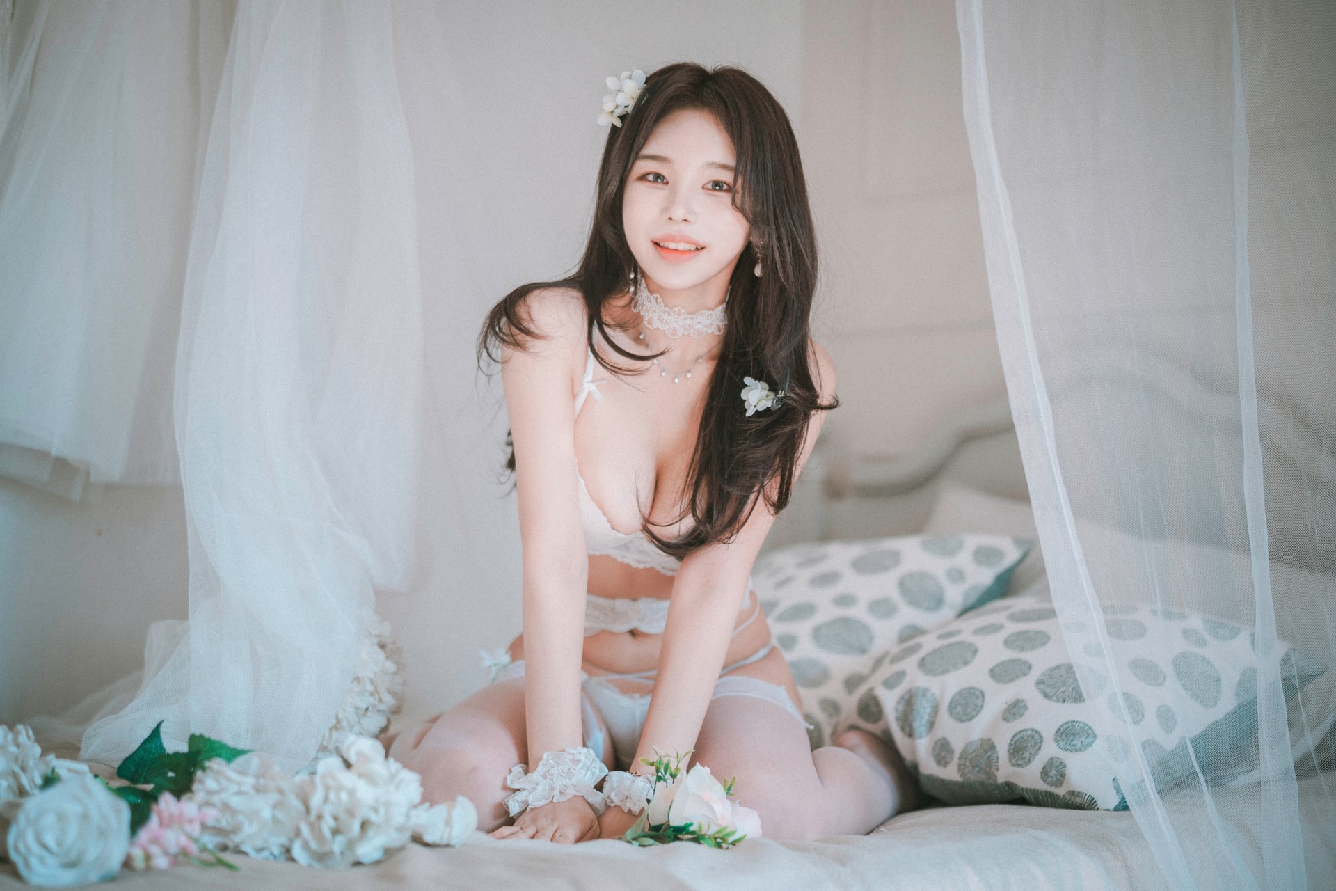 Zzyuri 쮸리, [DJAWA] Alluring White