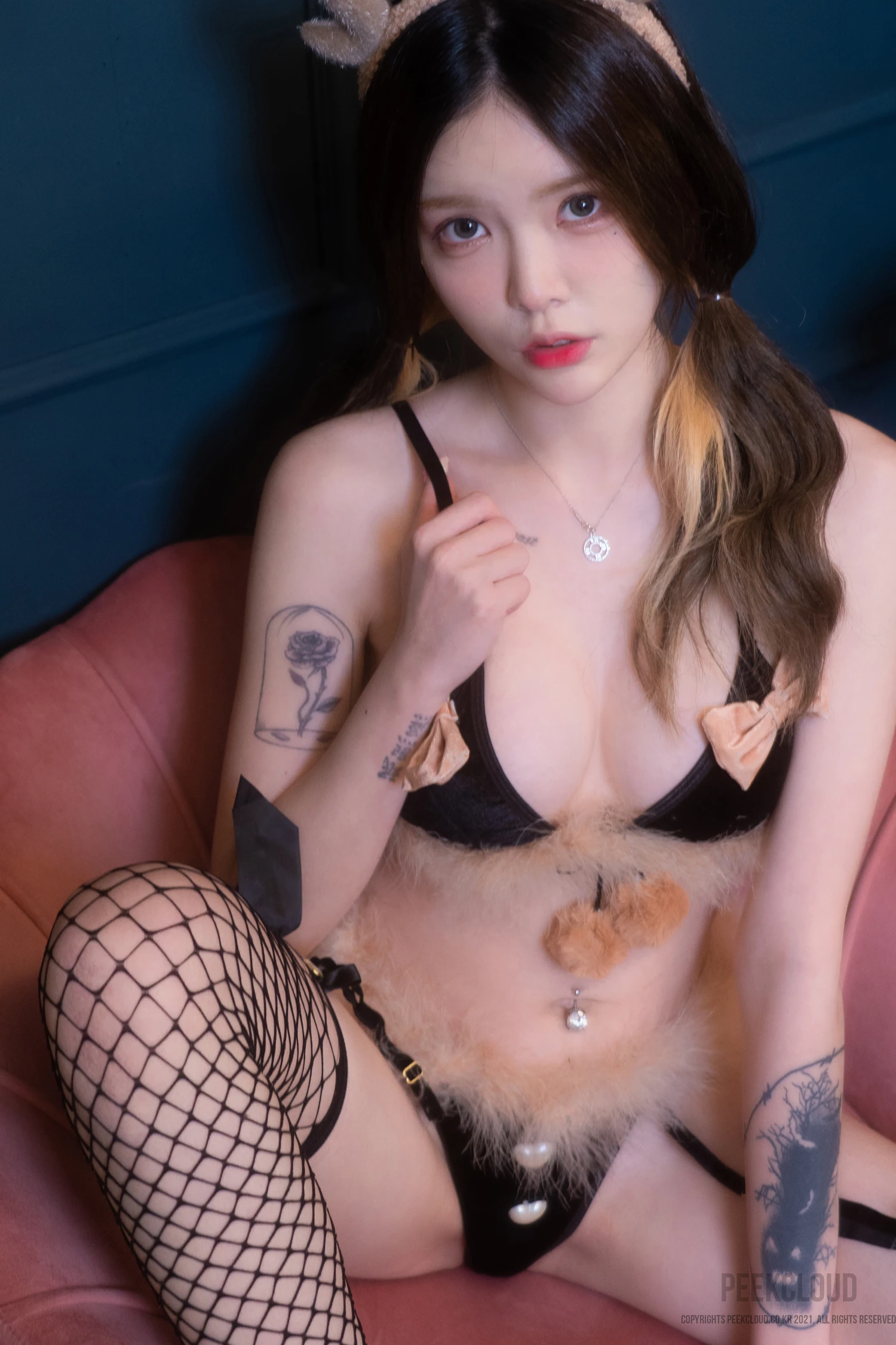 Yuka 유카, Jeong Bomi 정보미, [PEEKCLOUD] Christmas Twin Edition Set.02