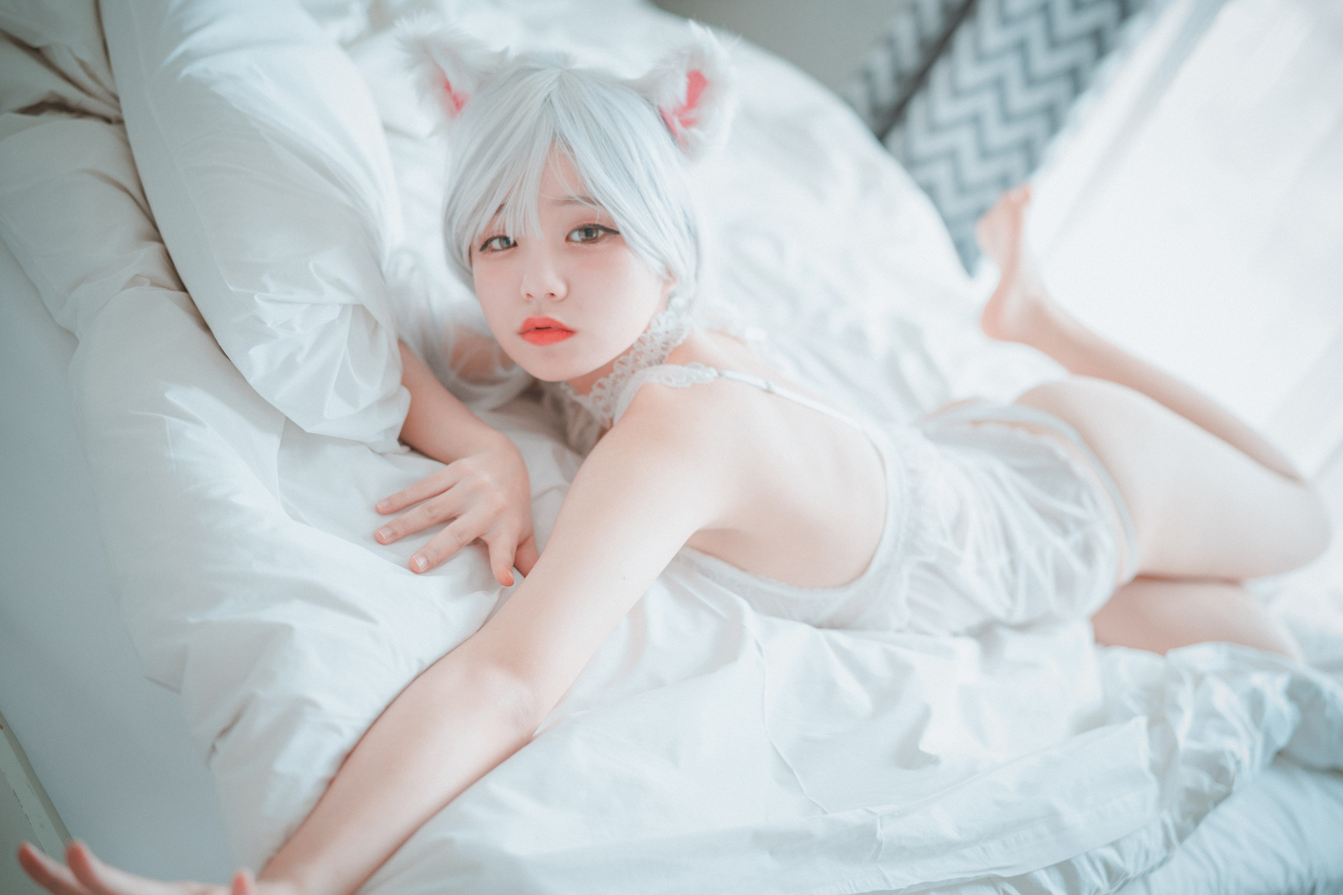 Jeong Jenny 정제니, [DJAWA] Schwarz und Wei Katzenmädchen Set.01