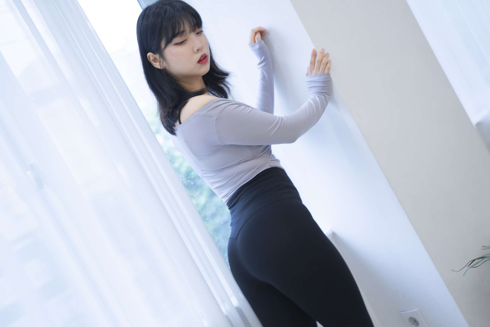 Song Hana 송하나, [ROGLE] Leggings