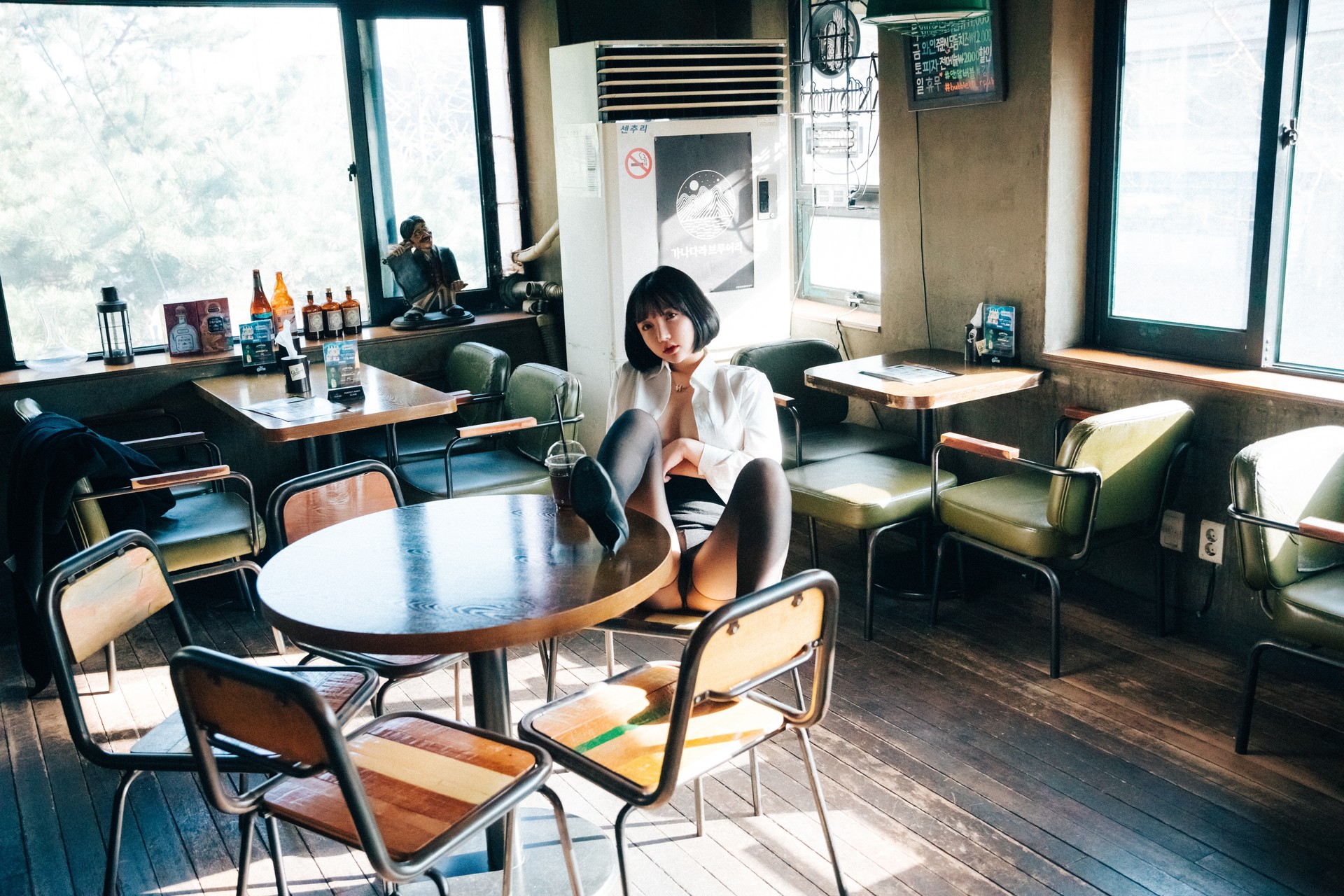 Son Yeeun 손예은, [Loozy] Tainted Love Bar Set.01