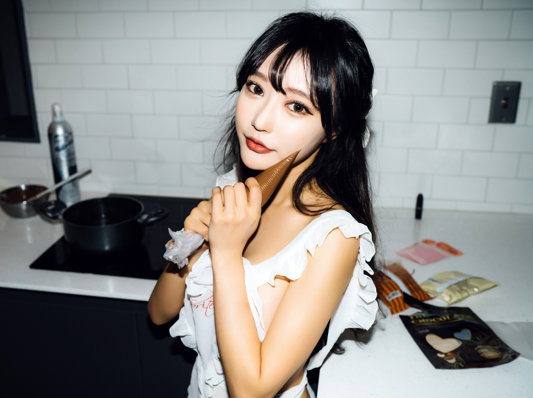Mona 모나, Jucy 쥬시, [Moon Night Snap] Valentine Set.01