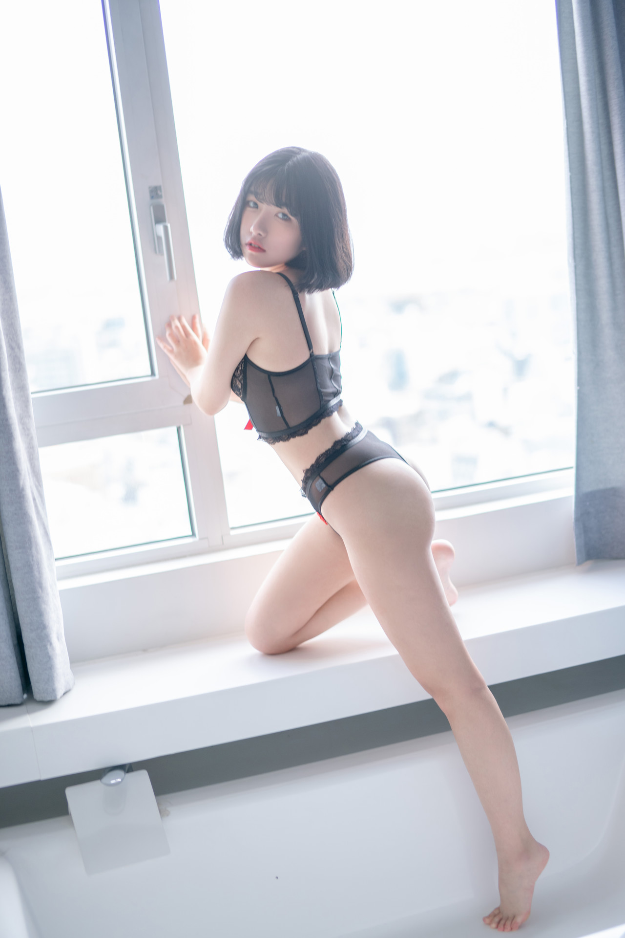 Sonson 손손, [DJAWA] Black Rose