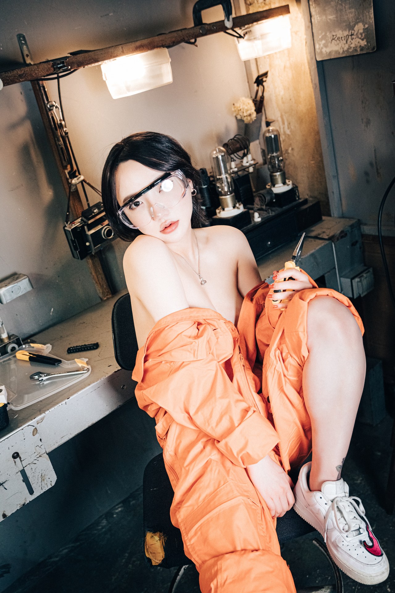 Son Yeeun 손예은, [Loozy] Where Are My Tools