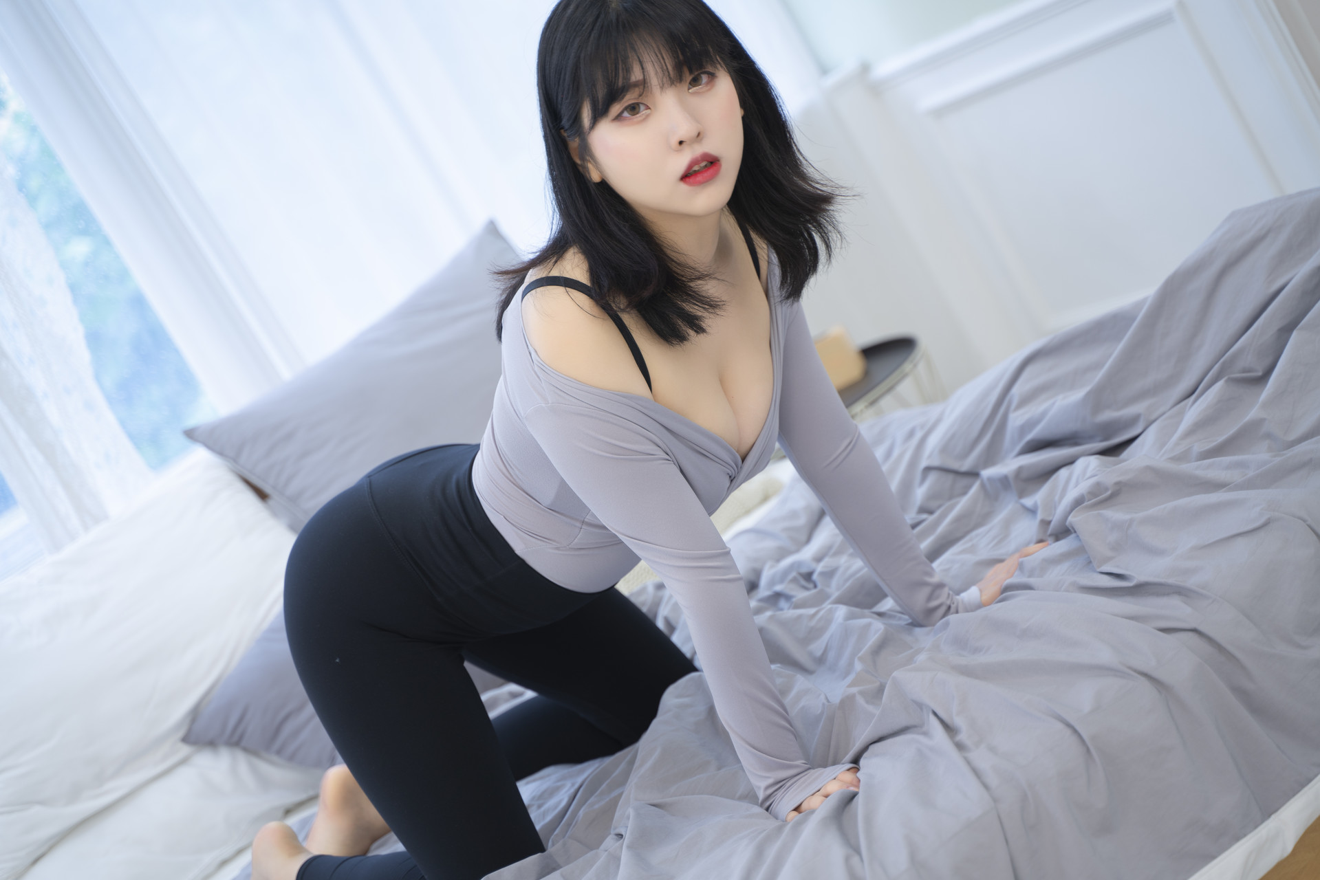 Song Hana 송하나, [ROGLE] Leggings