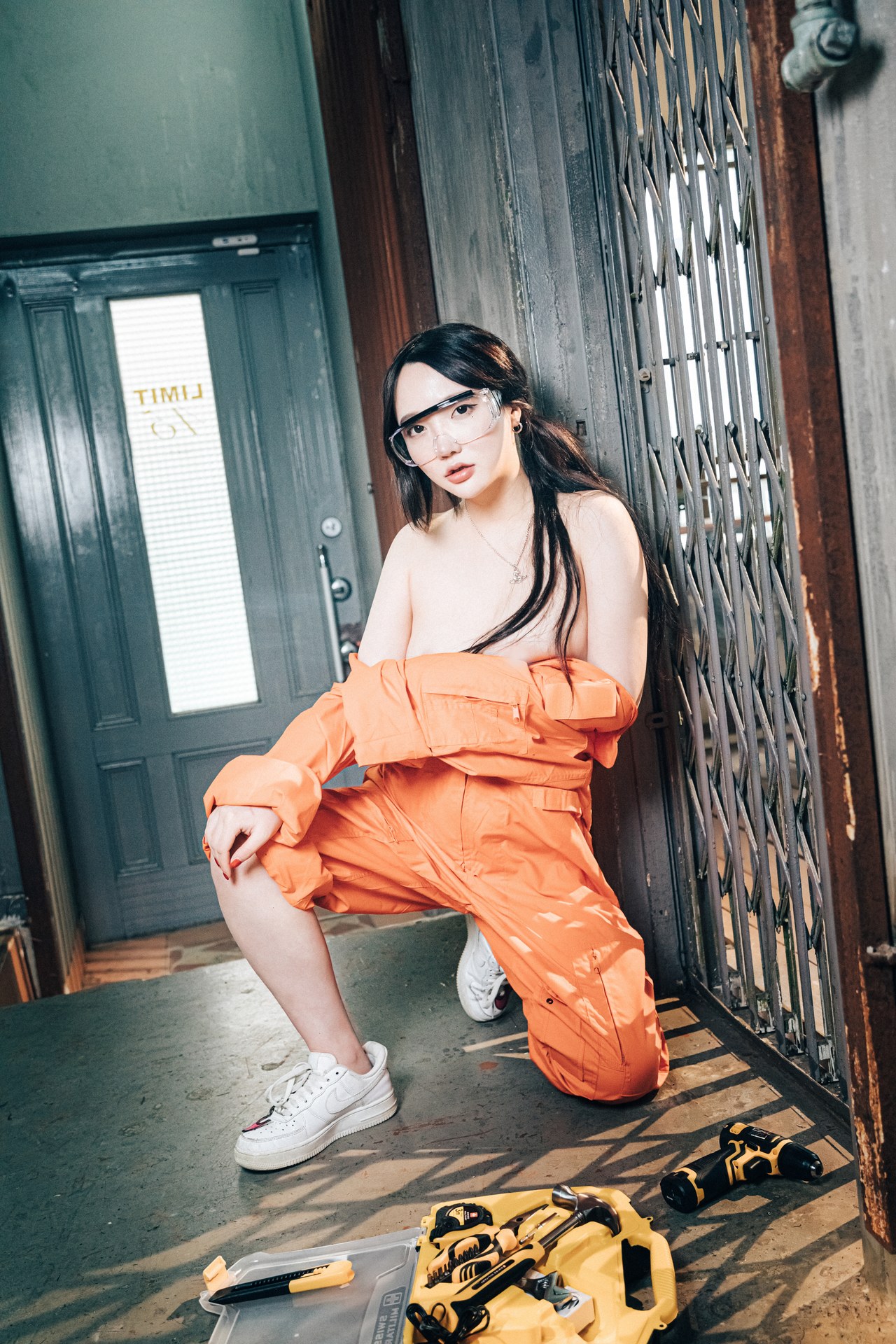 Son Yeeun 손예은, [Loozy] Where Are My Tools