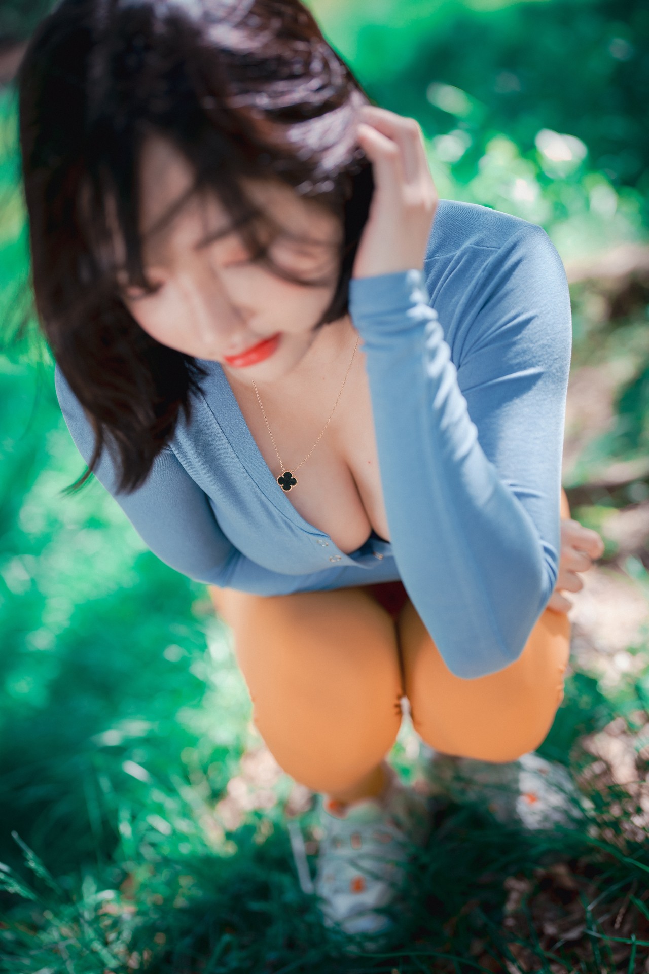 Son Yeeun 손예은, [DJAWA] Naughty Trekking Set.01