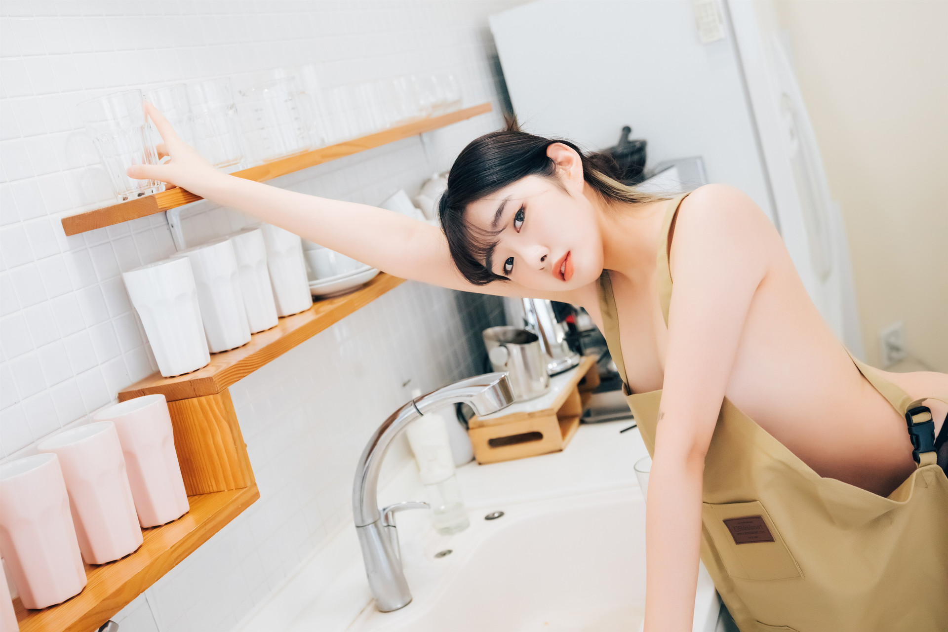Sonson 손손, [Loozy] Nude Apron Set.02