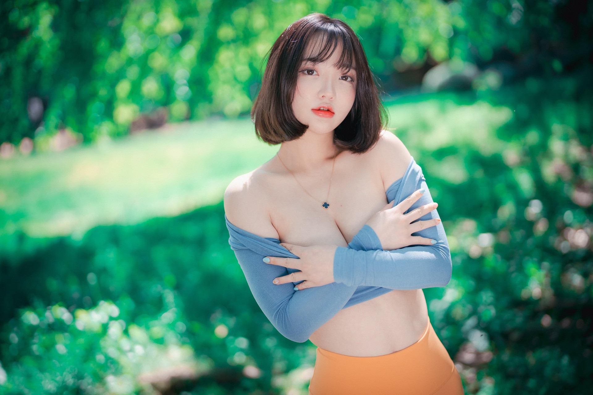 Son Yeeun 손예은, [DJAWA] Naughty Trekking Set.01
