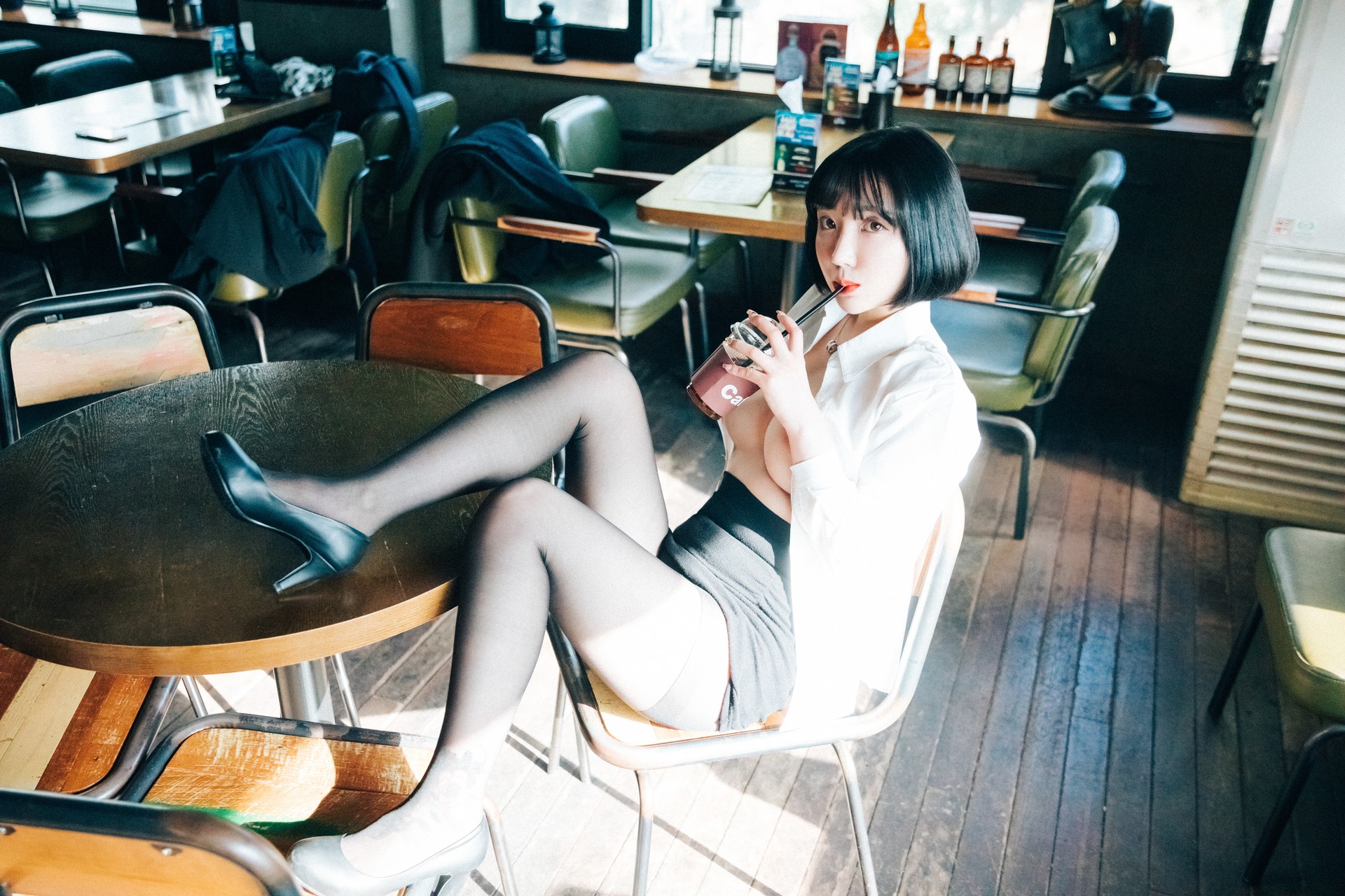Son Yeeun 손예은, [Loozy] Tainted Love Bar Set.01