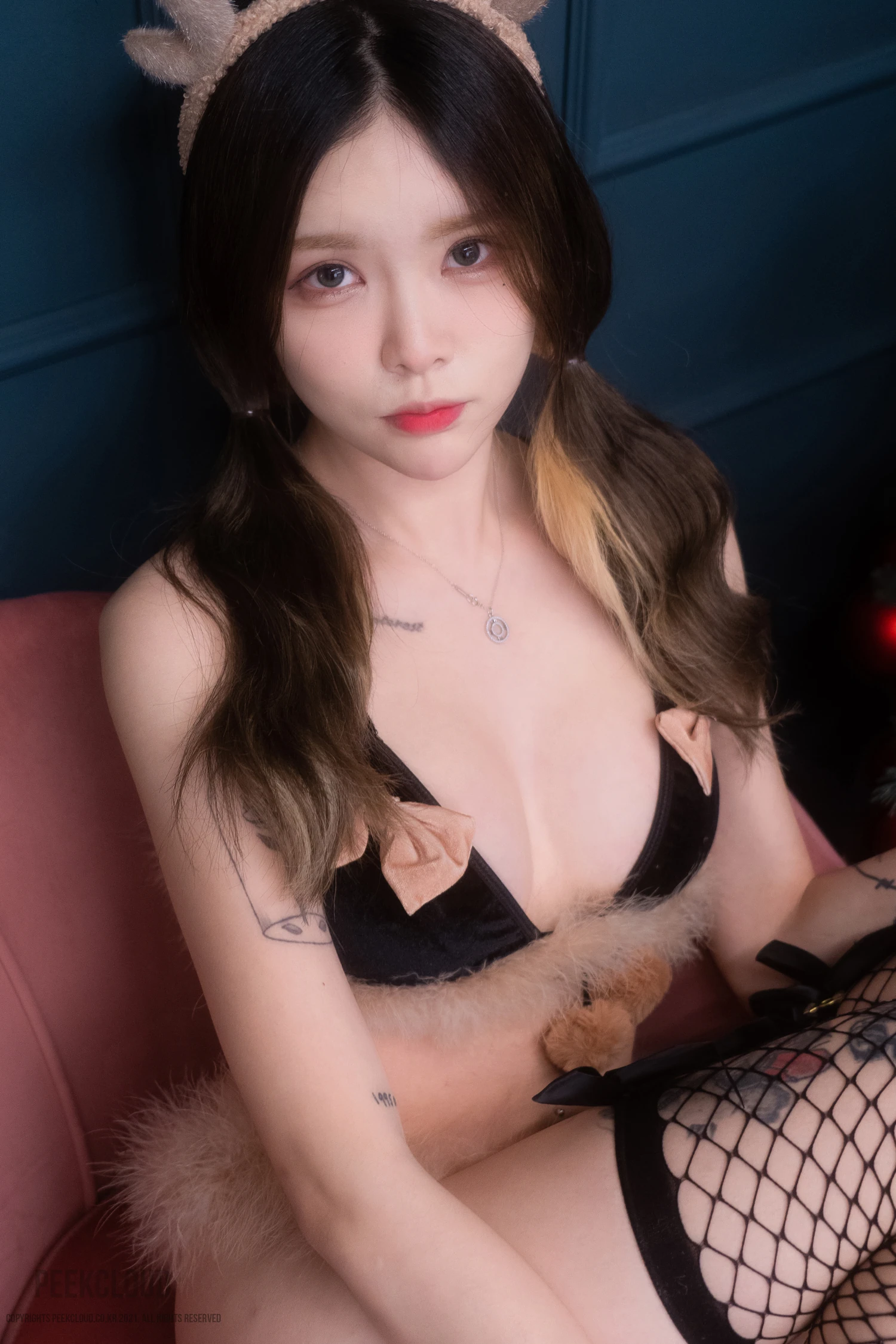 Yuka 유카, Jeong Bomi 정보미, [PEEKCLOUD] Christmas Twin Edition Set.02