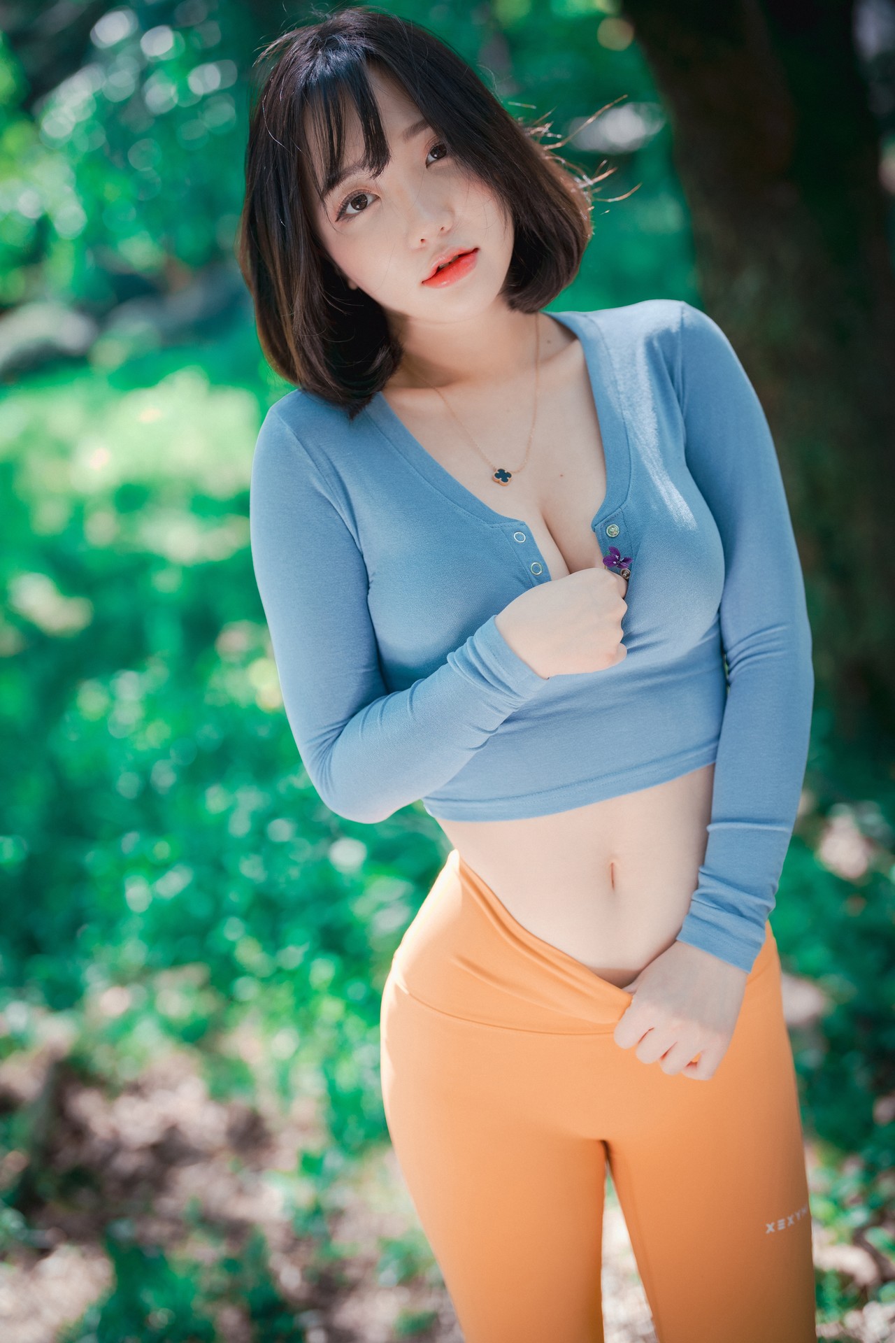 Son Yeeun 손예은, [DJAWA] Naughty Trekking Set.01