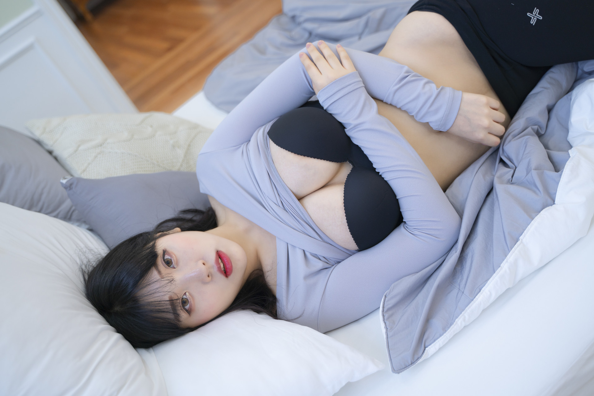 Song Hana 송하나, [ROGLE] Leggings