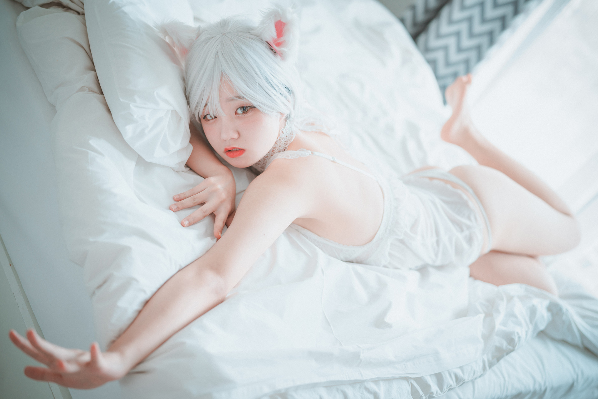Jeong Jenny 정제니, [DJAWA] Schwarz und Wei Katzenmädchen Set.01