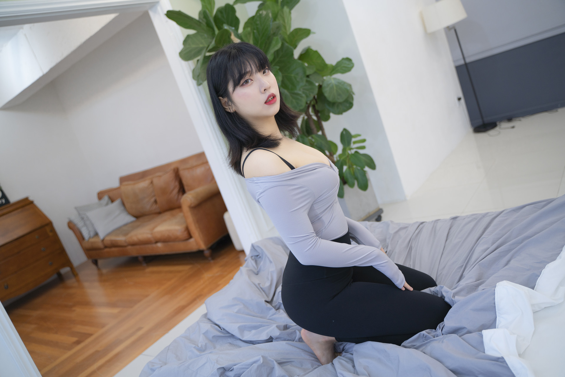 Song Hana 송하나, [ROGLE] Leggings