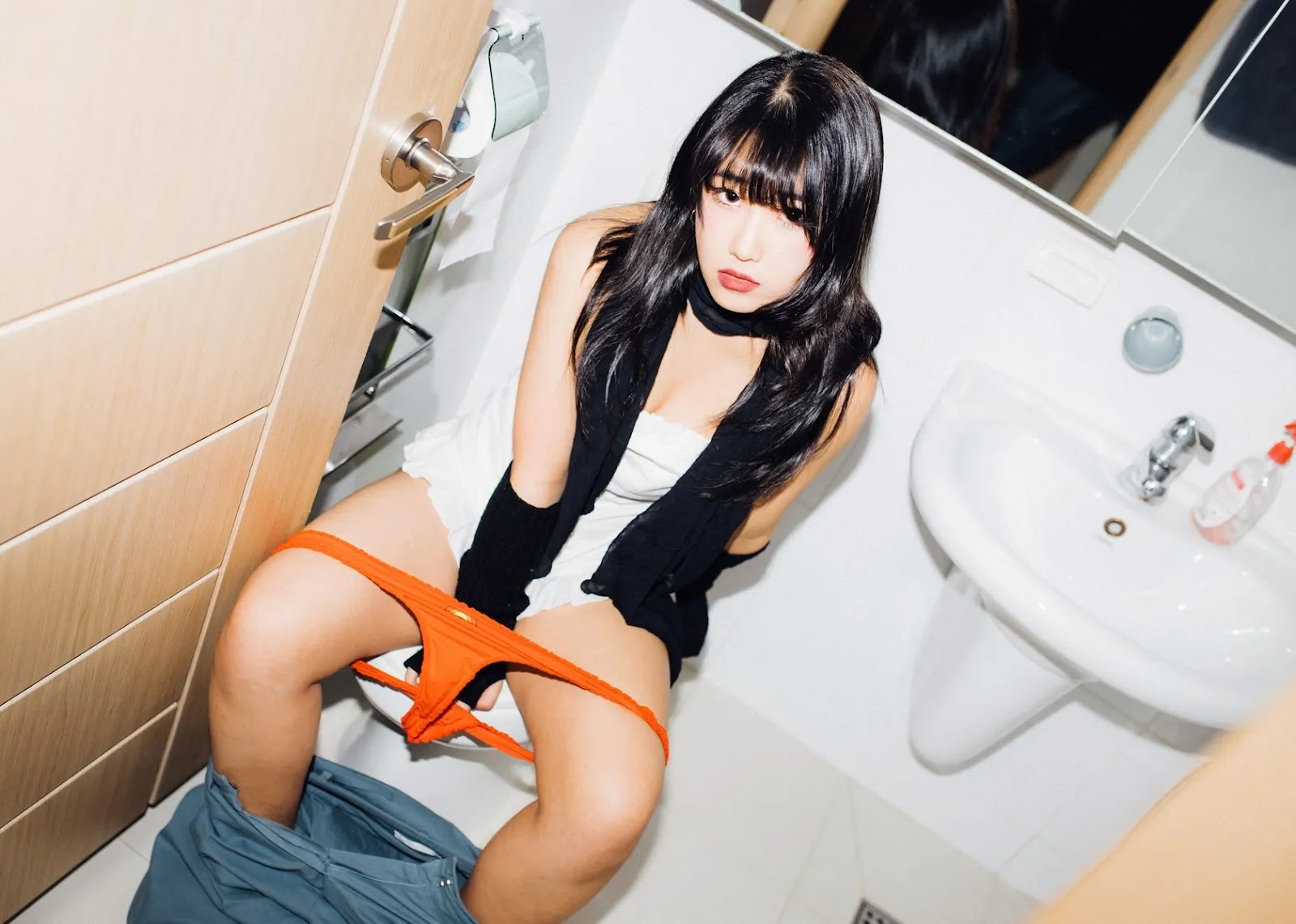 Ji-Eun Lim 임지은, [Moon Night Snap] Weirdness