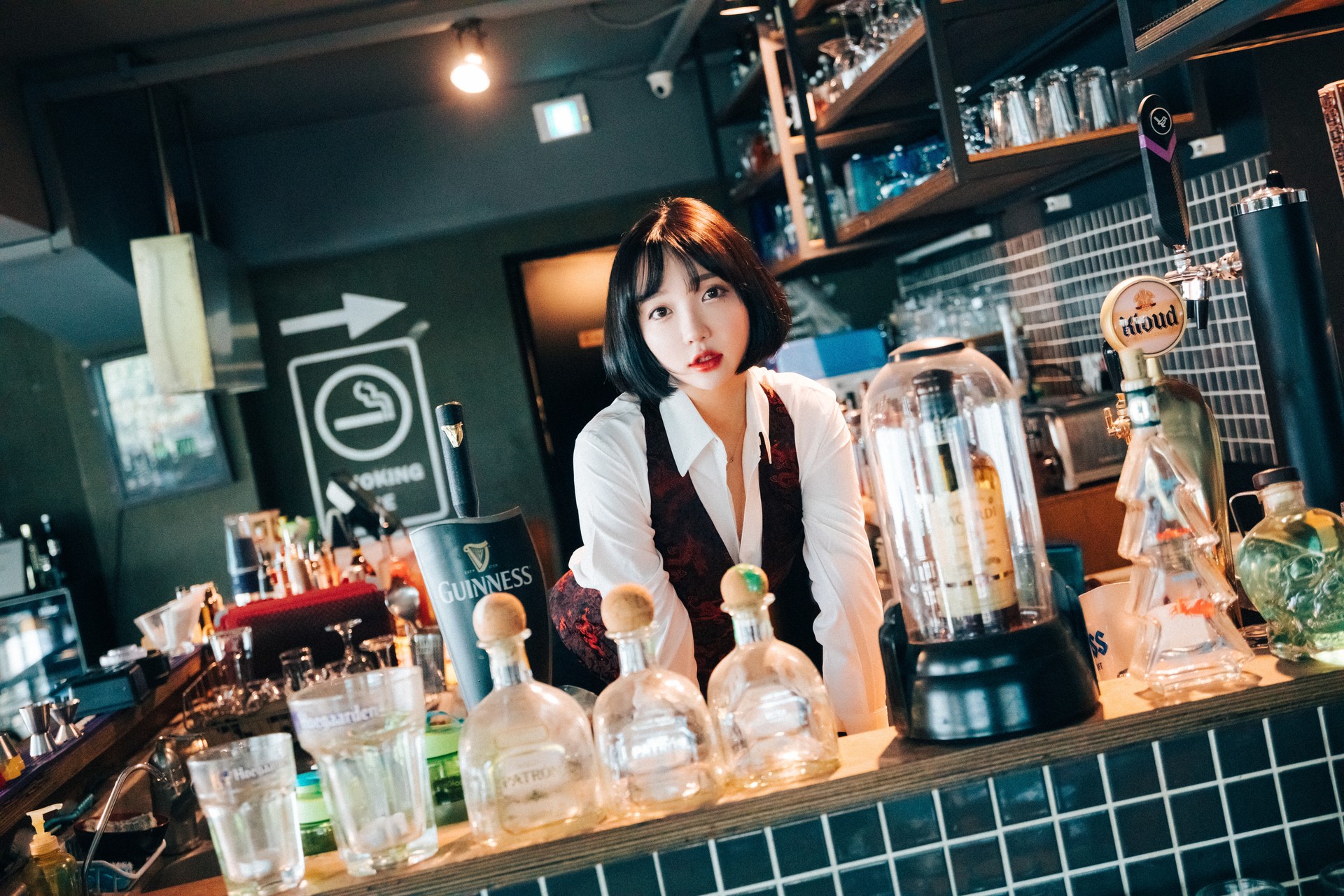 Son Yeeun 손예은, [Loozy] Tainted Love Bar Set.01