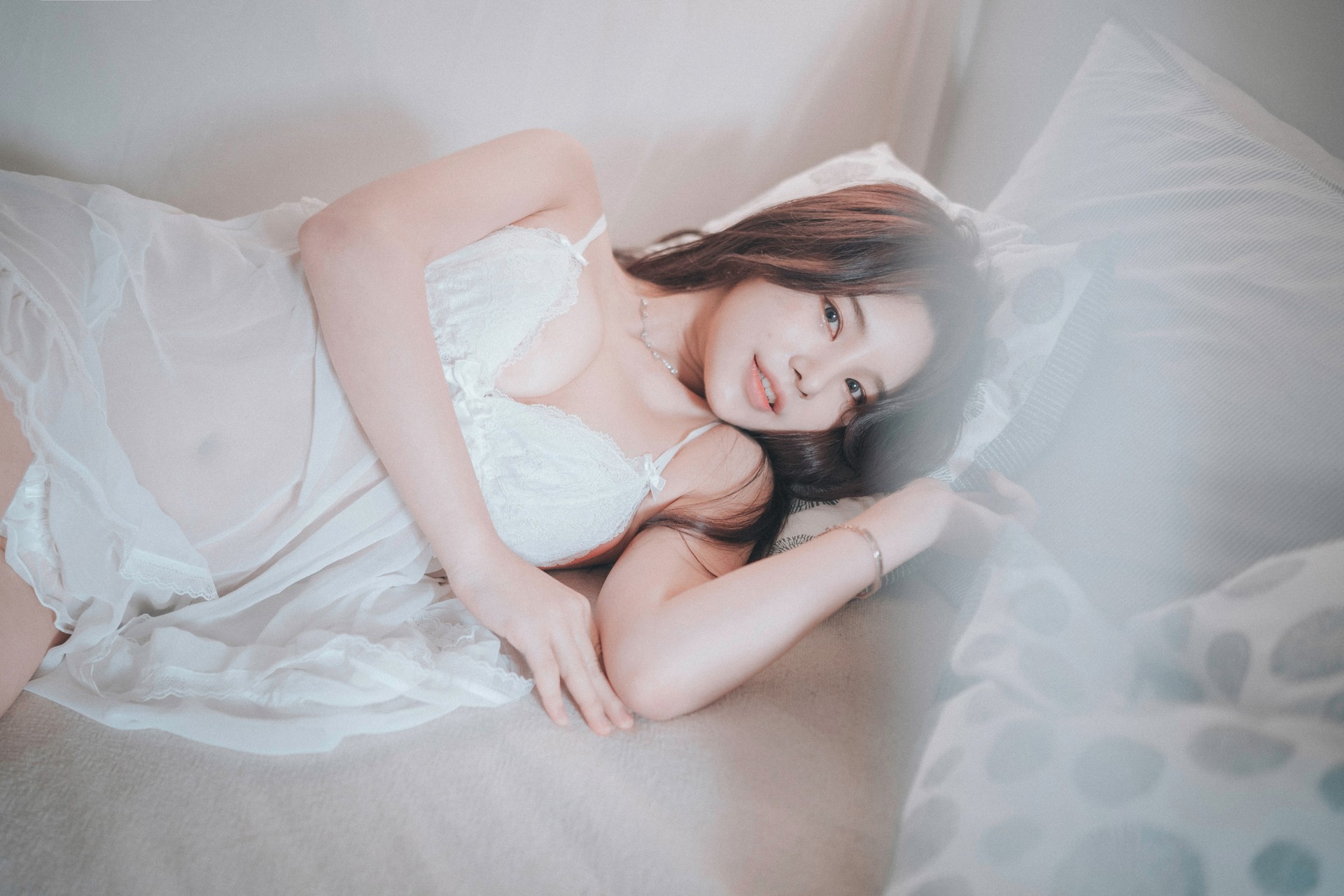 Zzyuri 쮸리, [DJAWA] Alluring White