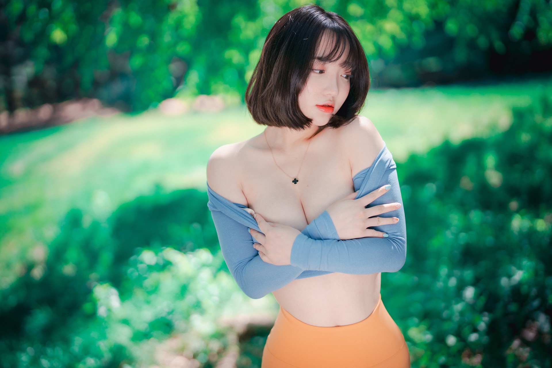 Son Yeeun 손예은, [DJAWA] Naughty Trekking Set.01