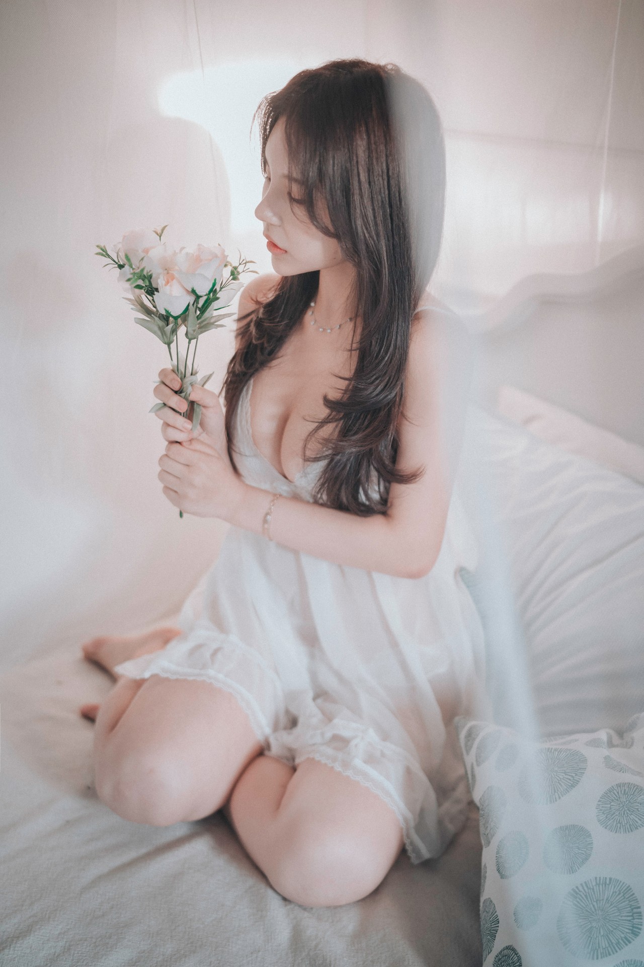 Zzyuri 쮸리, [DJAWA] Alluring White
