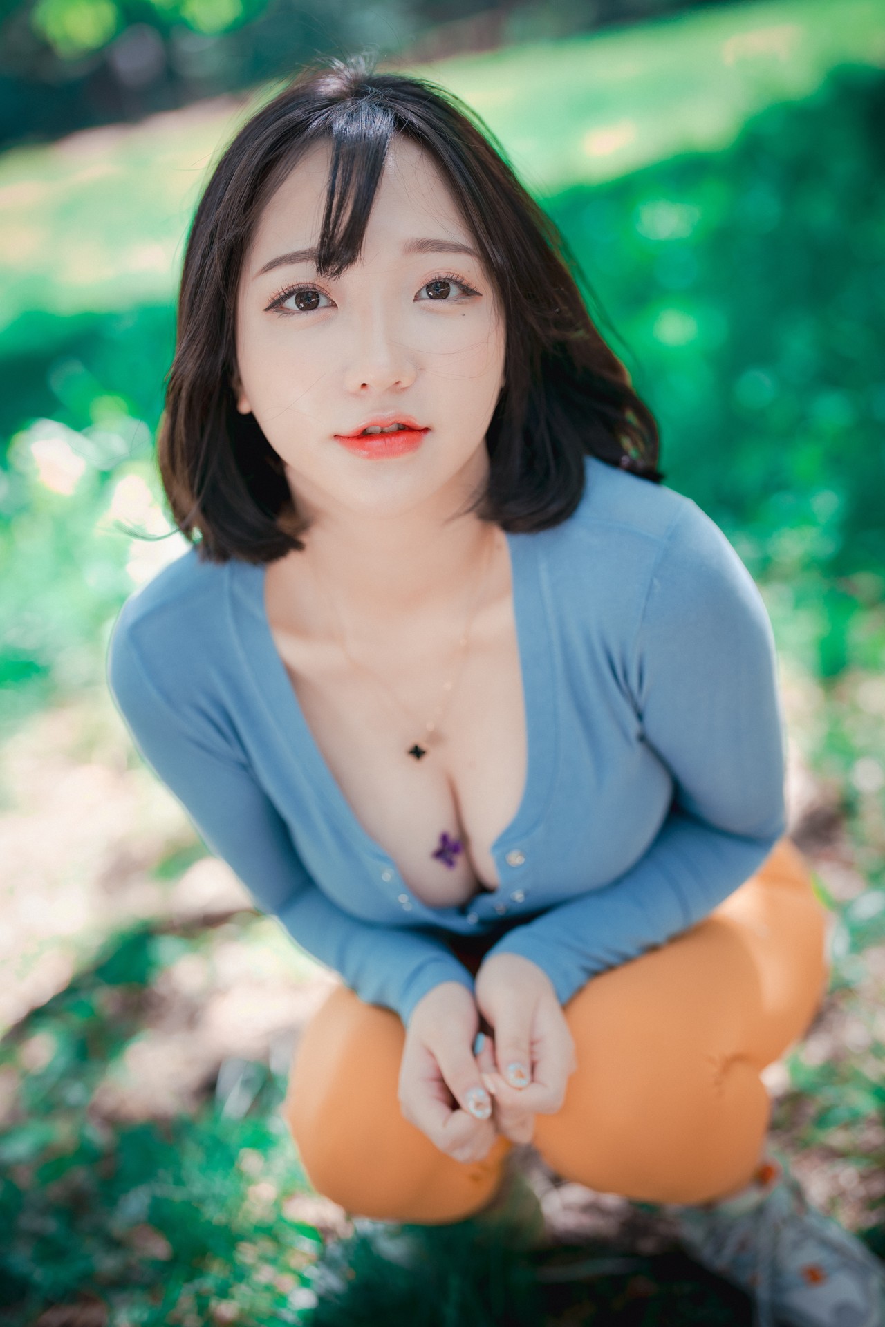 Son Yeeun 손예은, [DJAWA] Naughty Trekking Set.01