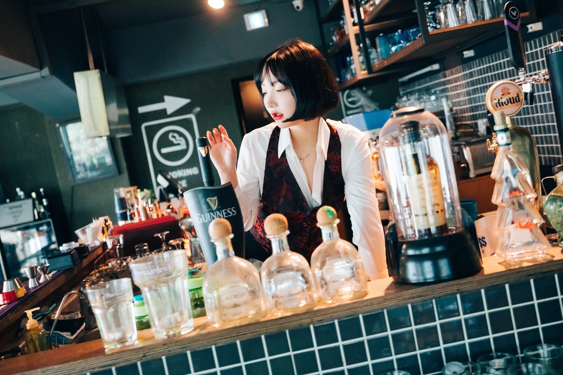 Son Yeeun 손예은, [Loozy] Tainted Love Bar Set.01
