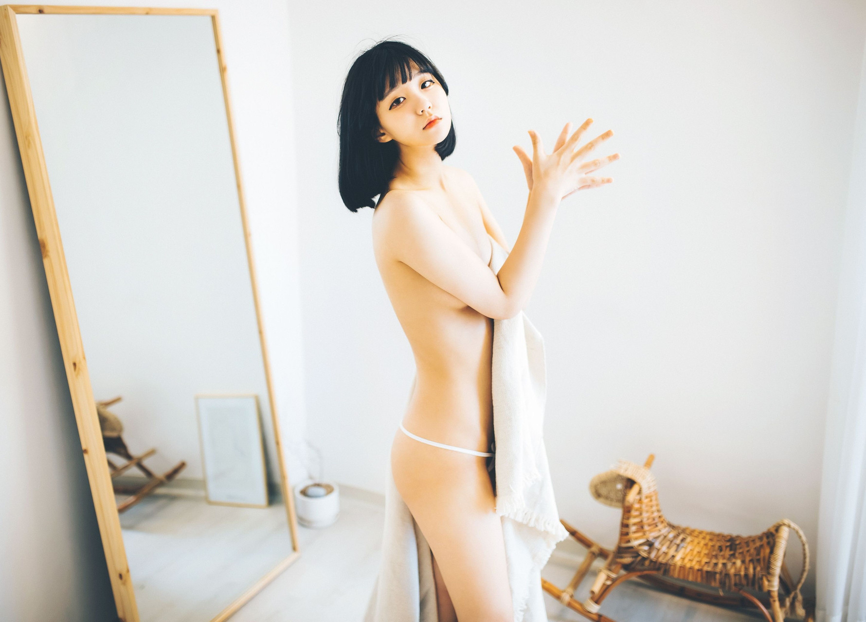 Jeong Jenny 정제니, [Moon Night Snap] Jenny is Cute