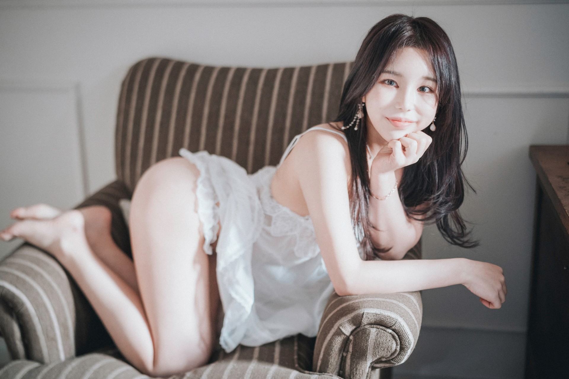 Zzyuri 쮸리, [DJAWA] Alluring White