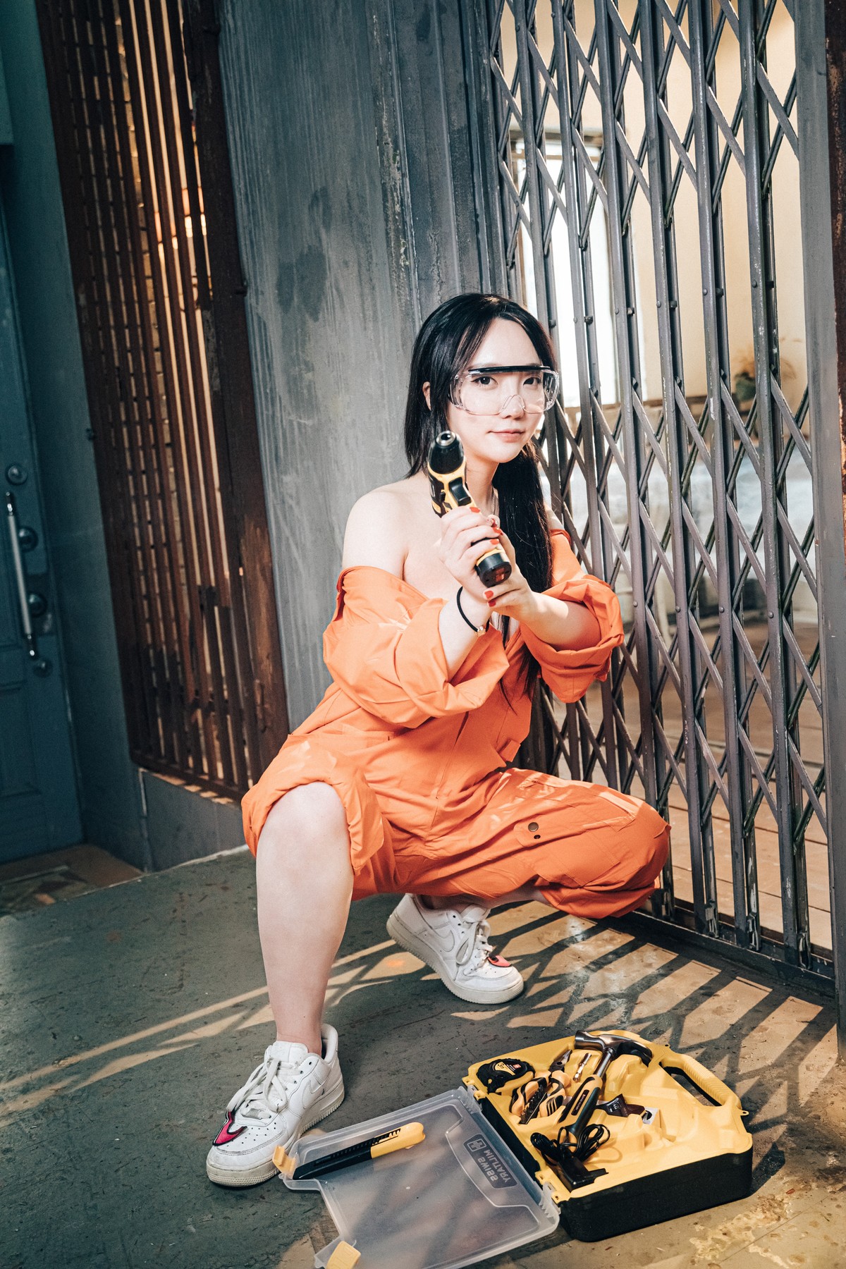 Son Yeeun 손예은, [Loozy] Where Are My Tools (Full ver.) Set.01