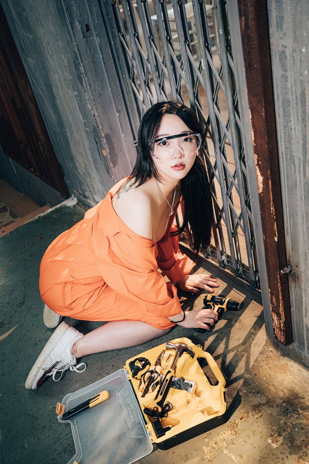 Son Yeeun 손예은, [Loozy] Where Are My Tools (Full ver.) Set.01