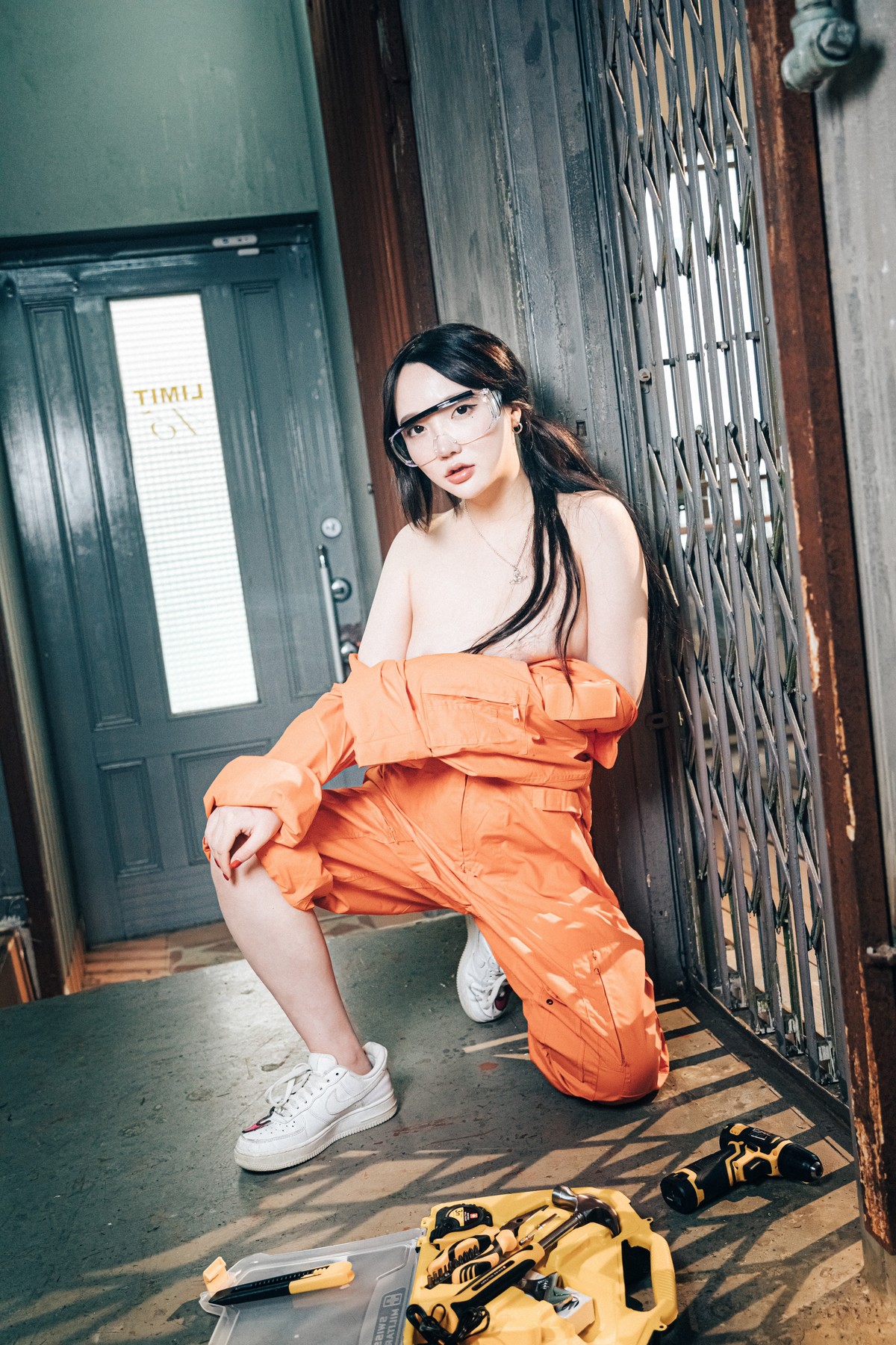 Son Yeeun 손예은, [Loozy] Where Are My Tools (Full ver.) Set.01