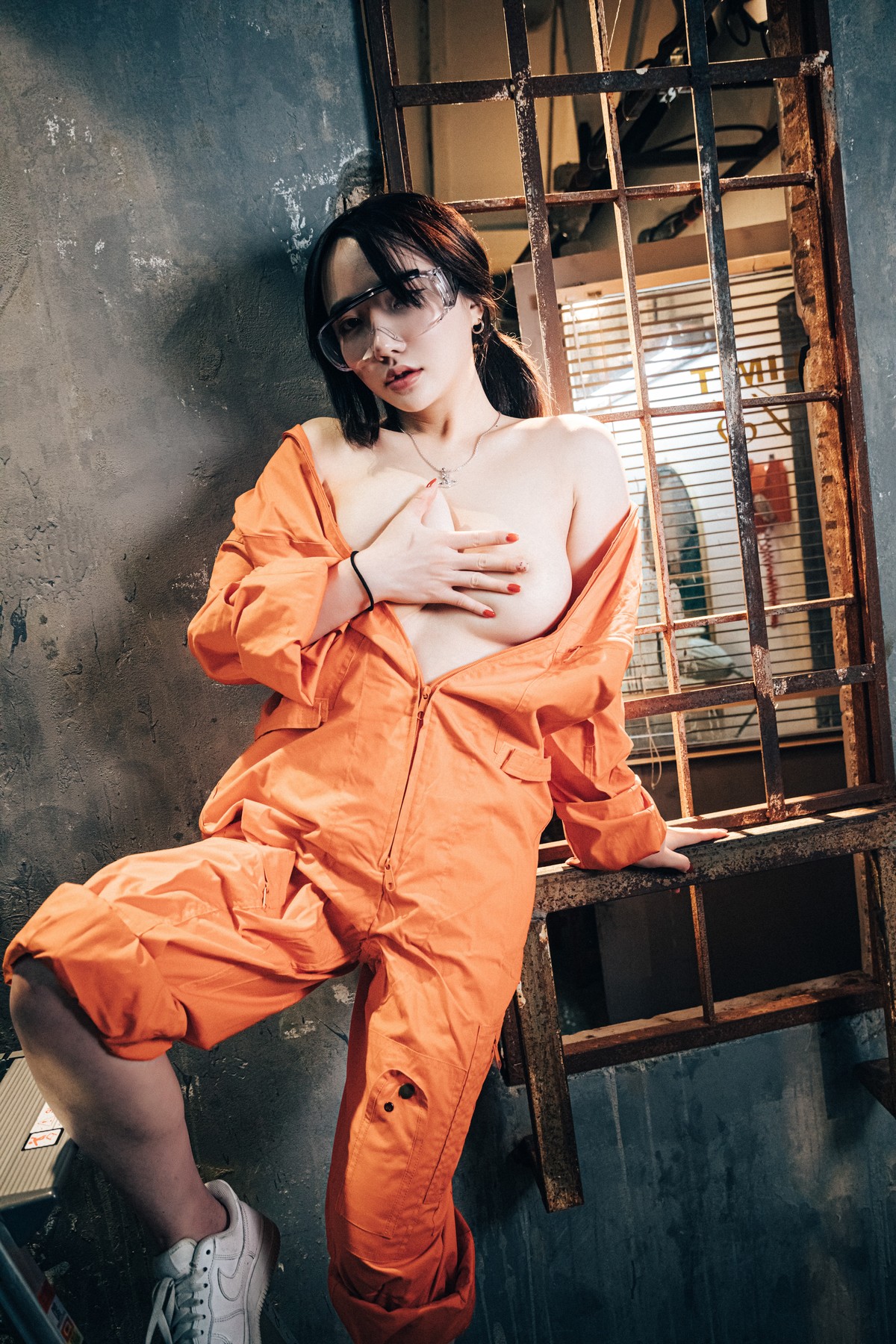 Son Yeeun 손예은, [Loozy] Where Are My Tools (Full ver.) Set.01