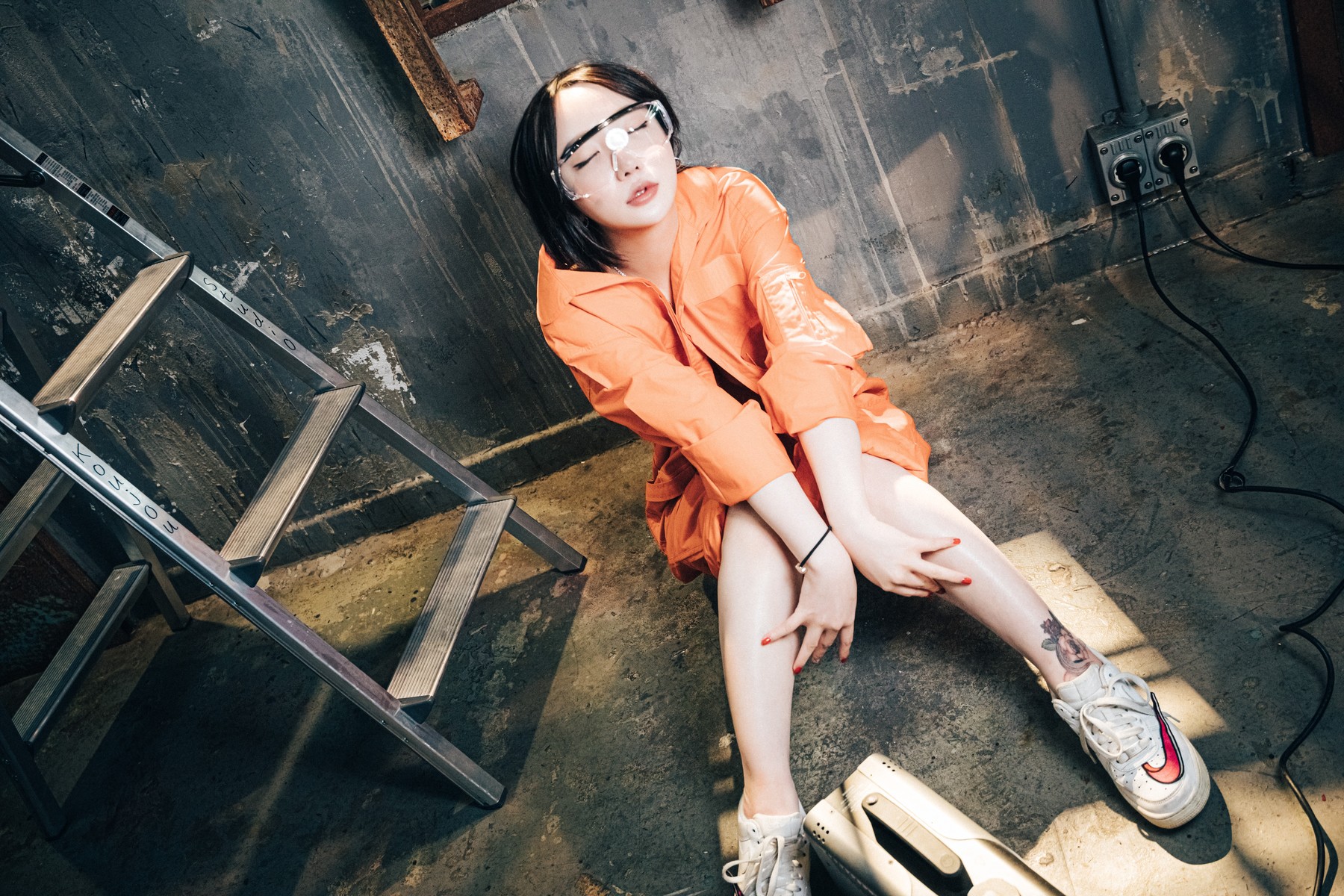 Son Yeeun 손예은, [Loozy] Where Are My Tools (Full ver.) Set.01
