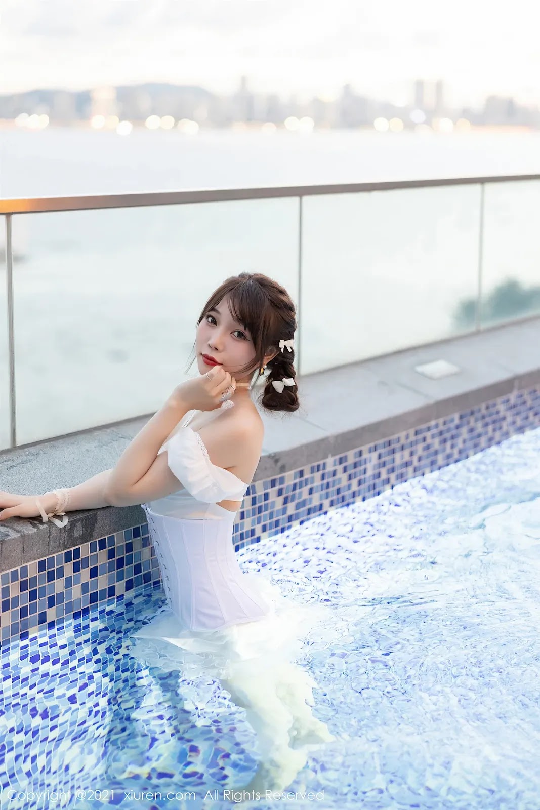 [XiuRen秀人网] 2021.09.26 No.3998 芝芝Booty