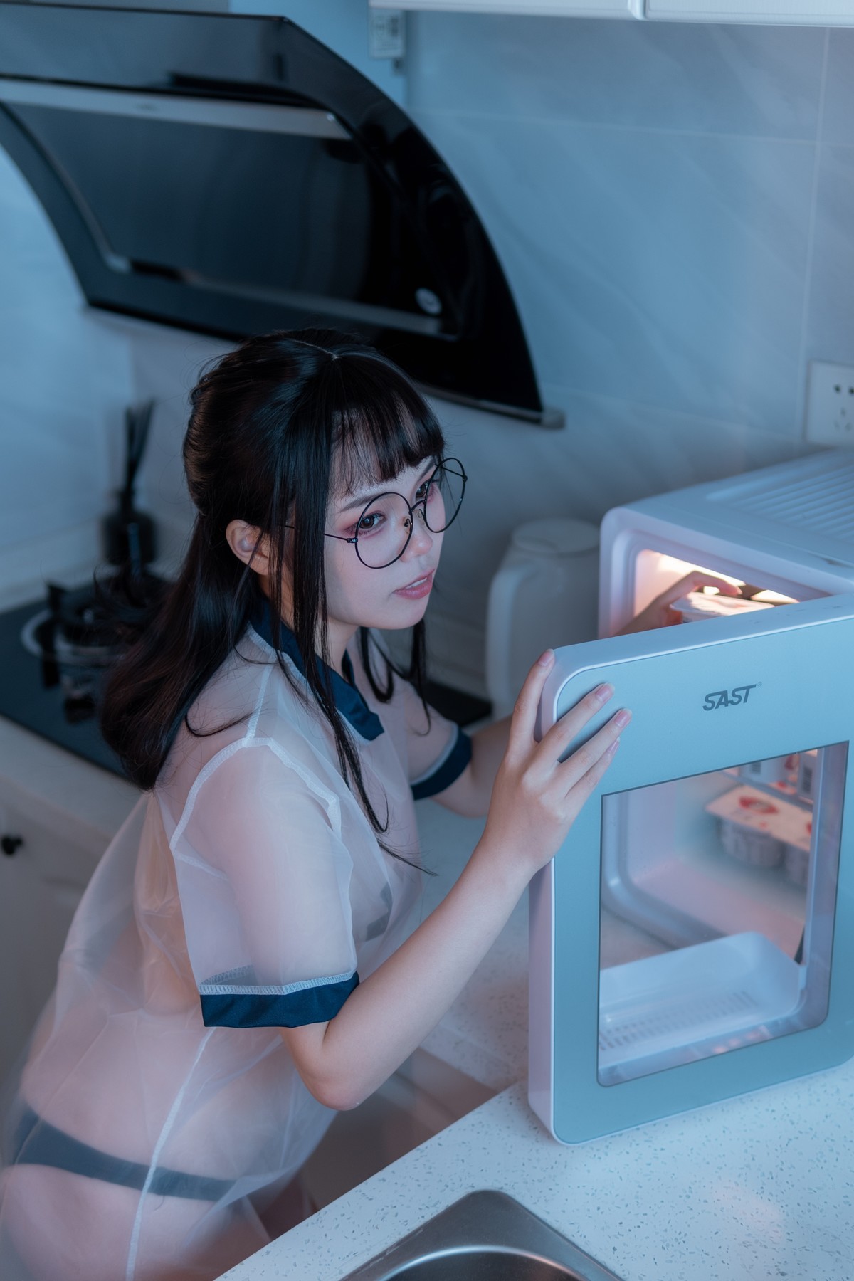Cosplay 七月喵子 喝酸奶的眼镜娘
