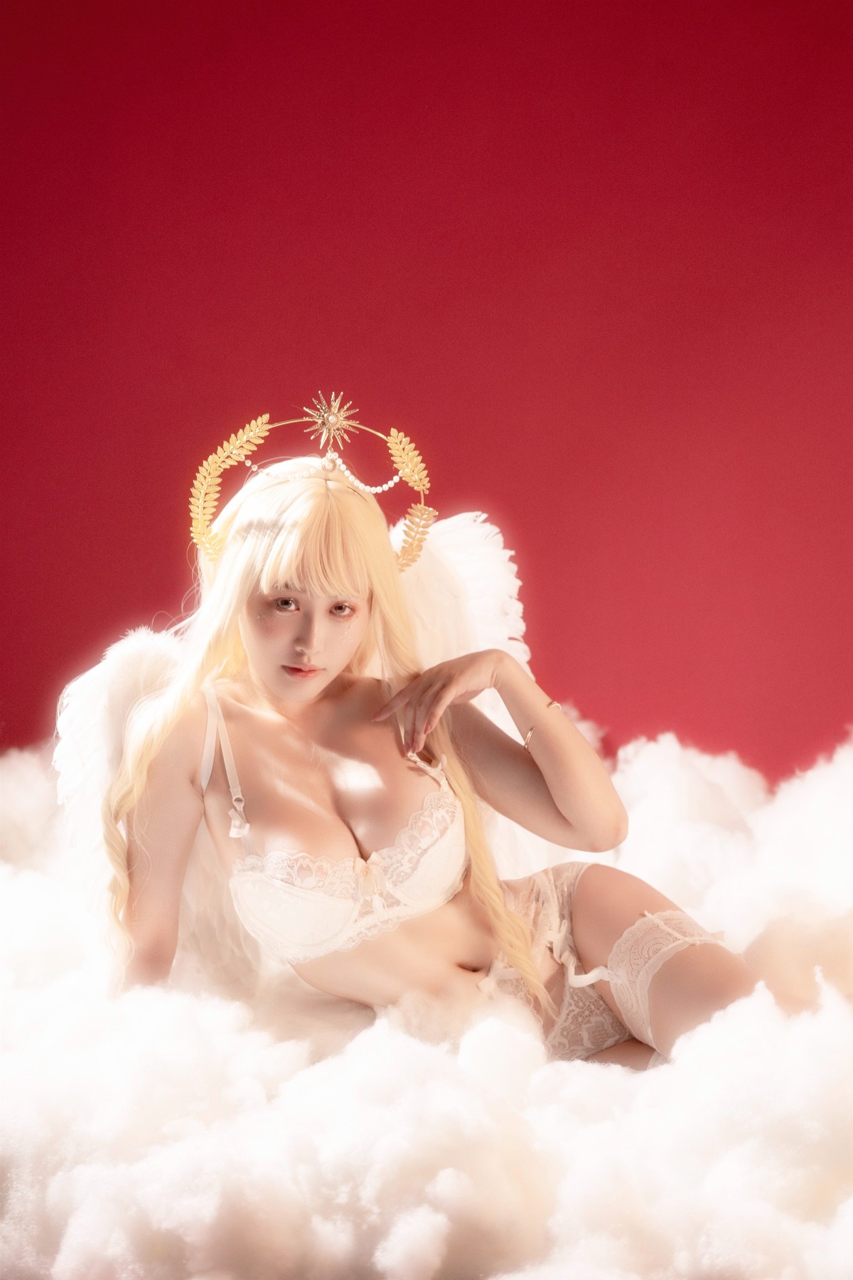 小何同学 Cosplay 尾巴天使