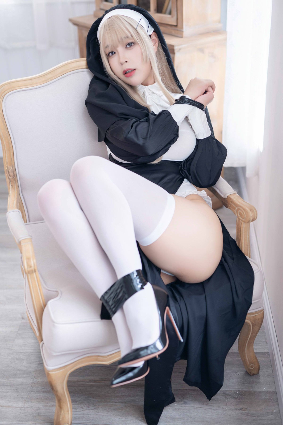 白烨 Cosplay 禁x欲修女