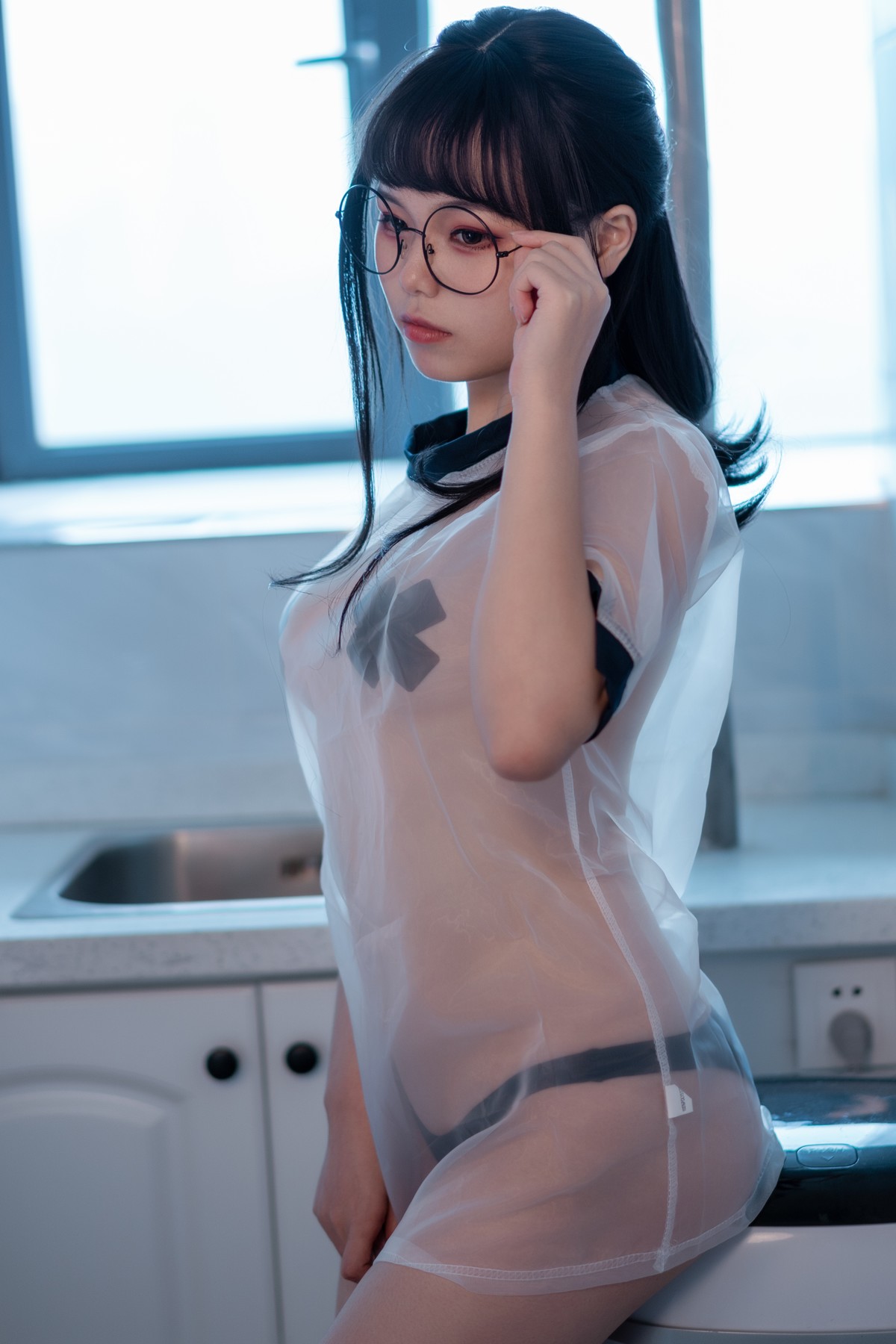 Cosplay 七月喵子 喝酸奶的眼镜娘