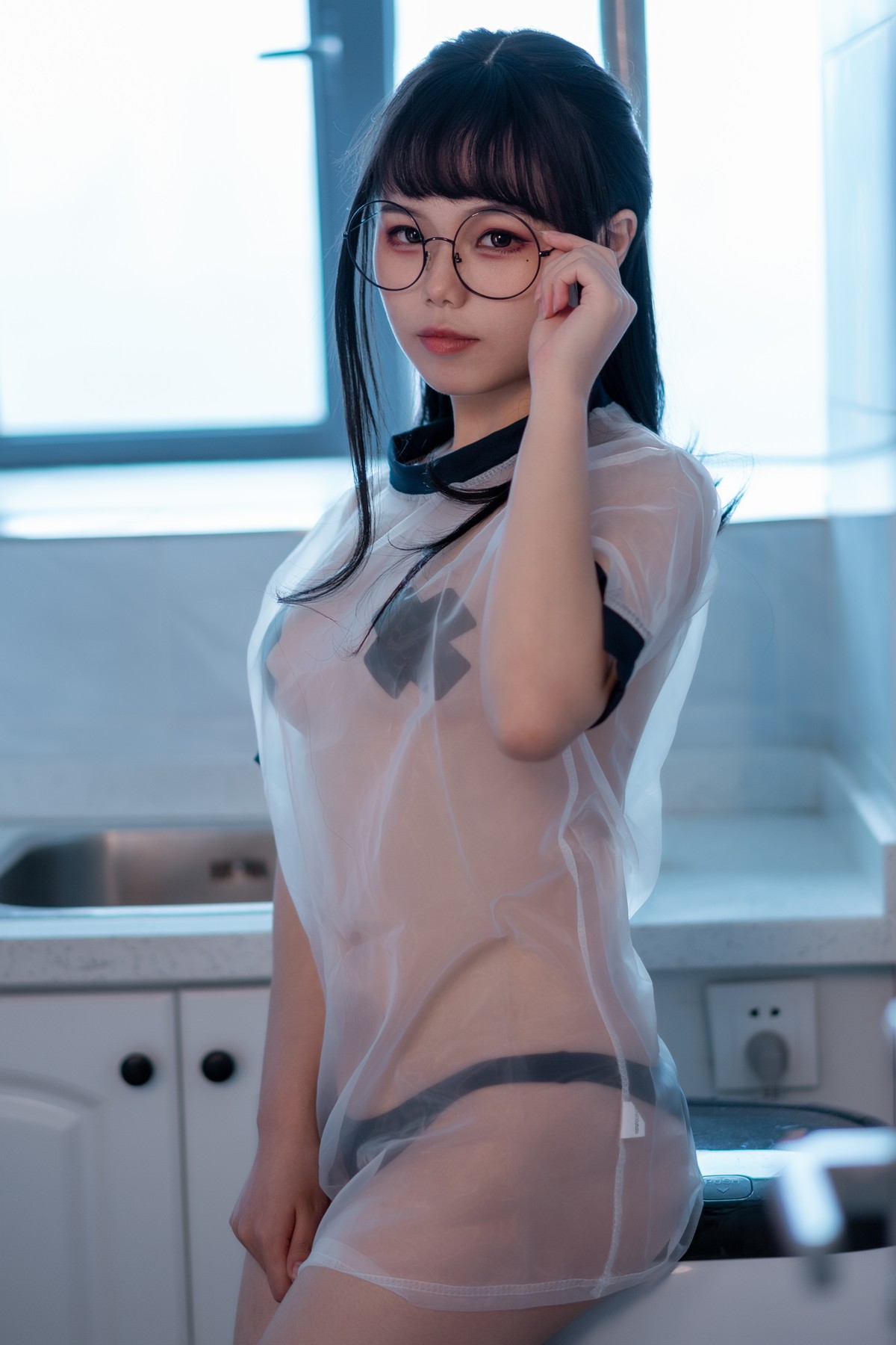 Cosplay 七月喵子 喝酸奶的眼镜娘