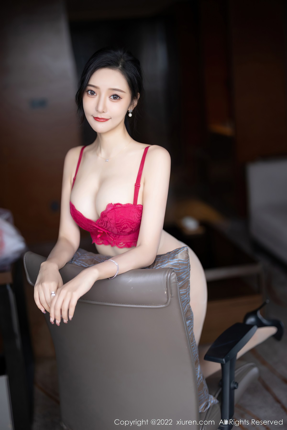 [XiuRen秀人网] No.4963 王馨瑶yanni