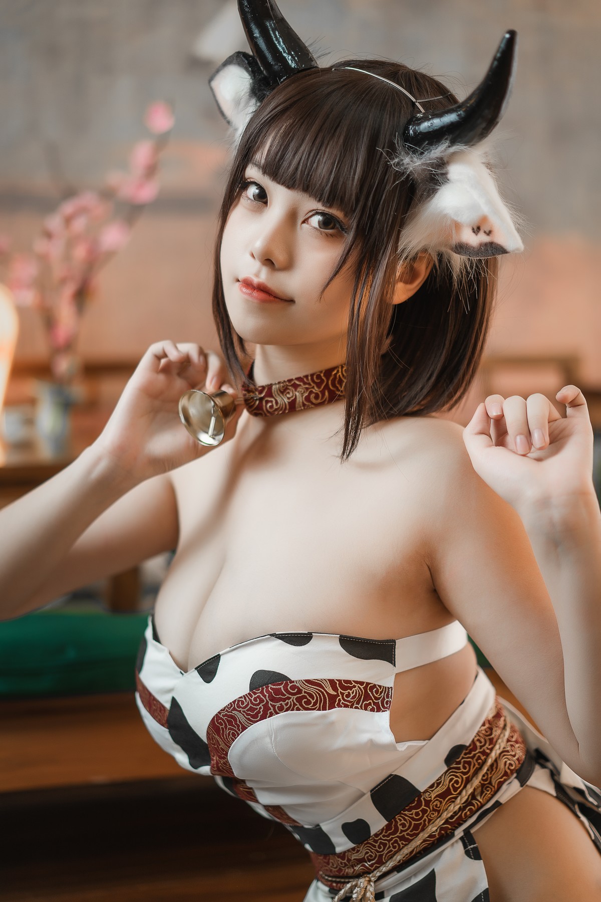 蜜汁猫裘 Cosplay 奶牛