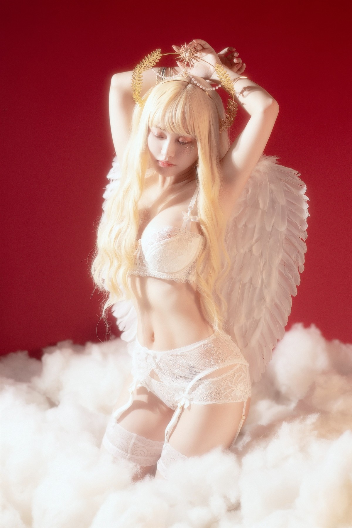 小何同学 Cosplay 尾巴天使