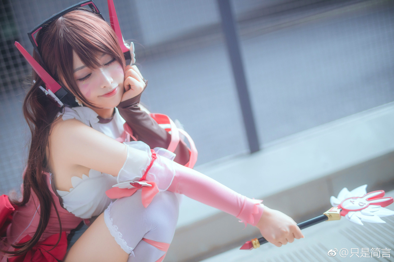 只是简言 Cosplay Magica D.Va