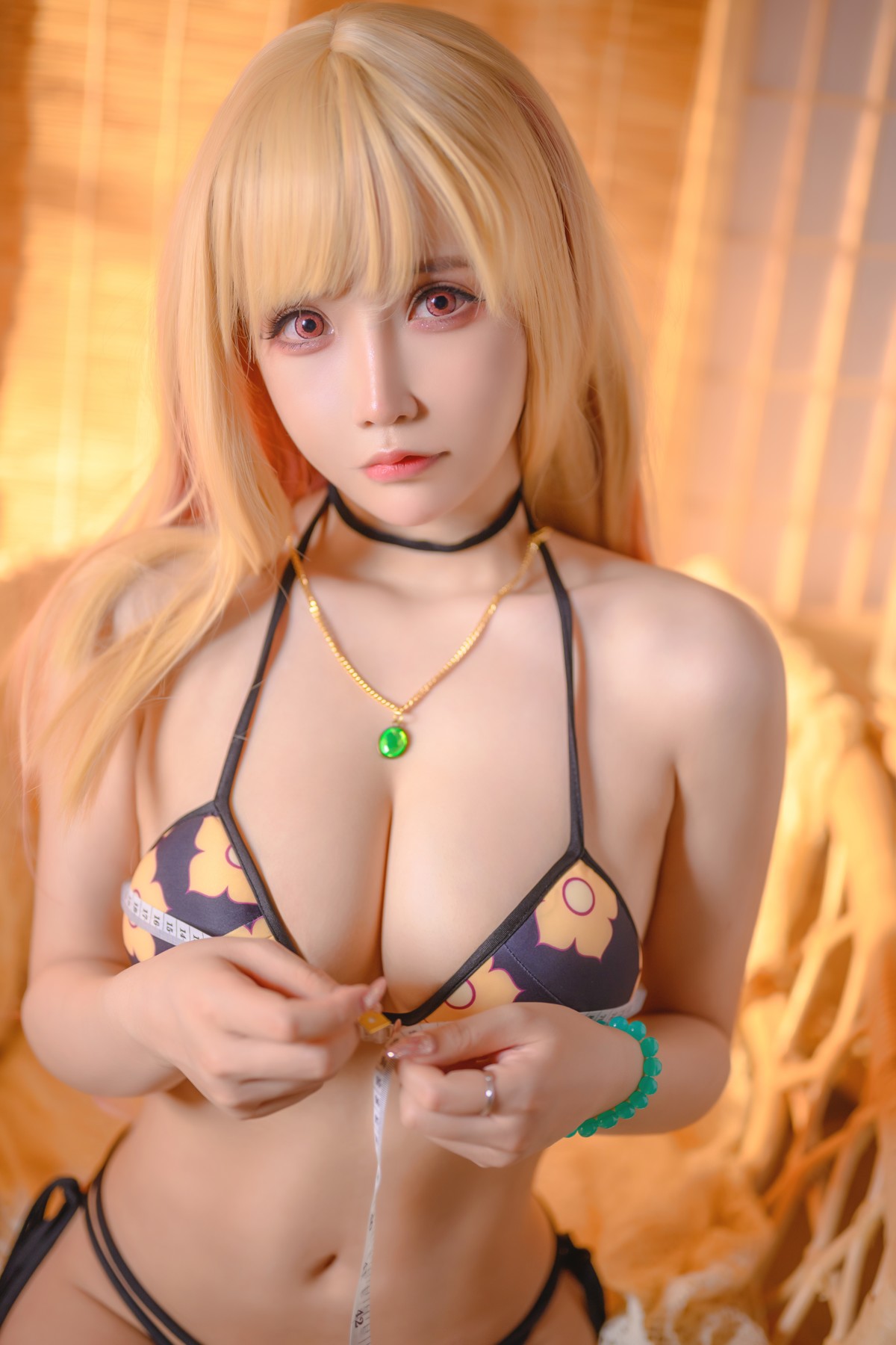 抱走莫子 Cosplay 喜多川泳装