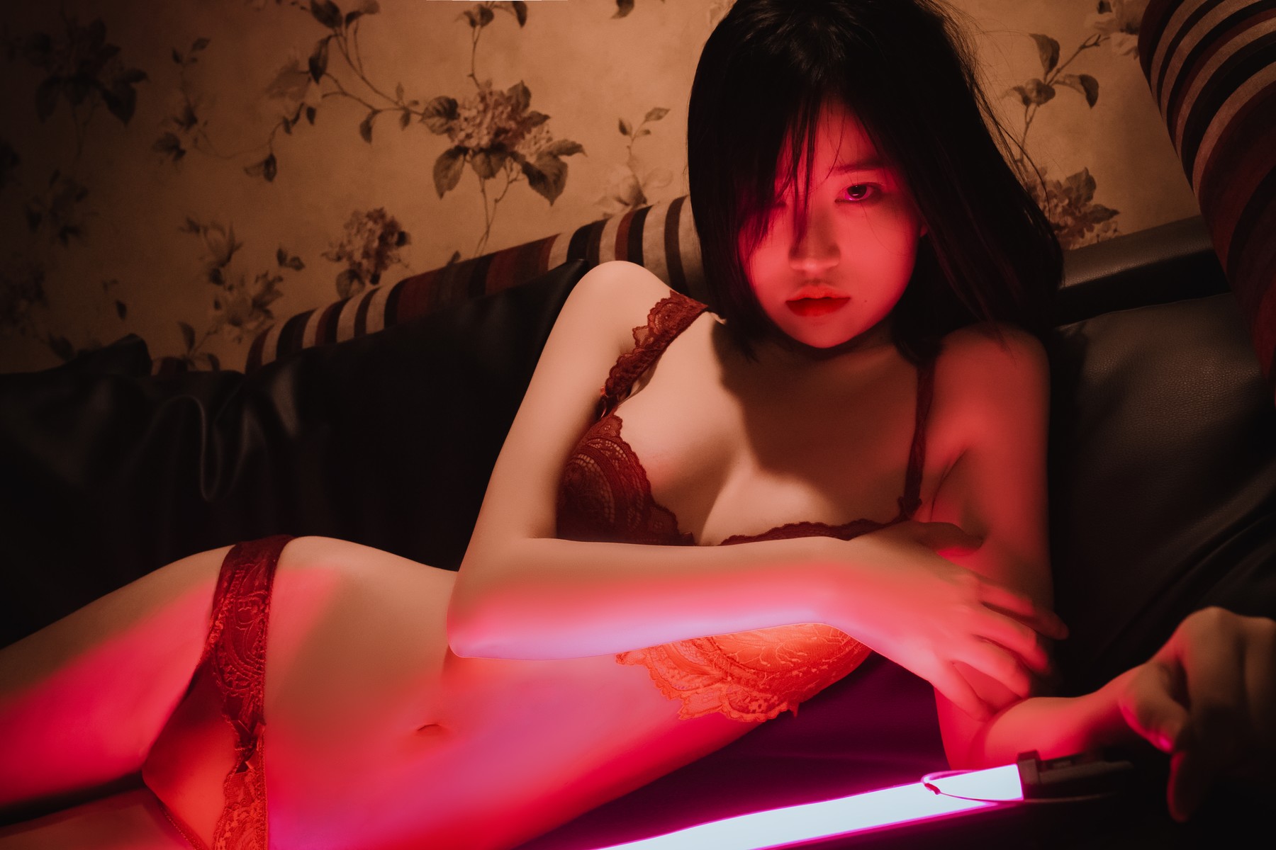 Cosplay 年年 红色内衣