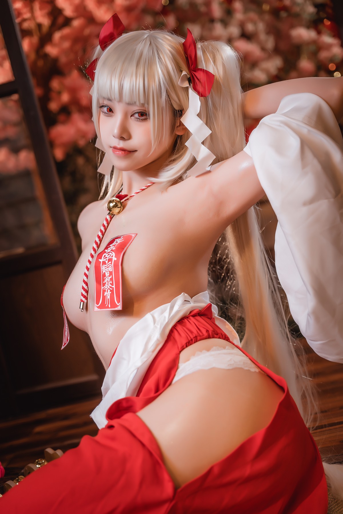蜜汁猫裘 Cosplay 可畏巫女