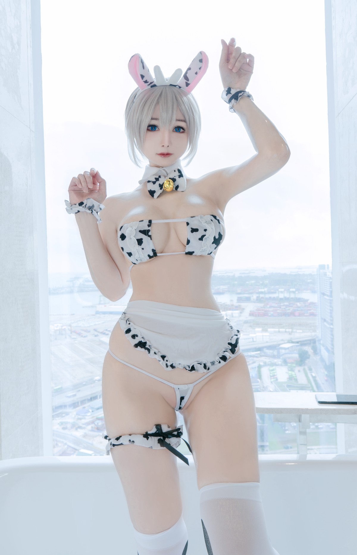 KitKat Cosplay Uzaki Cow Maid