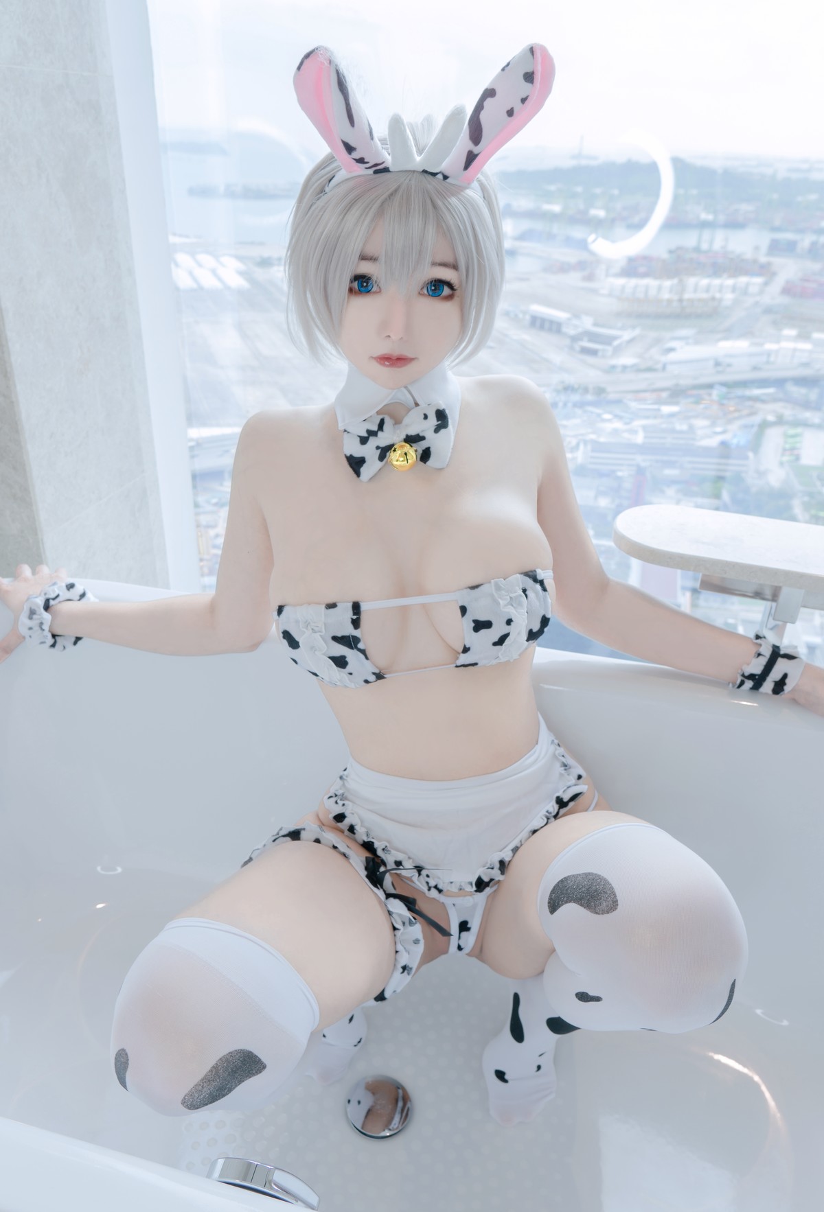 KitKat Cosplay Uzaki Cow Maid