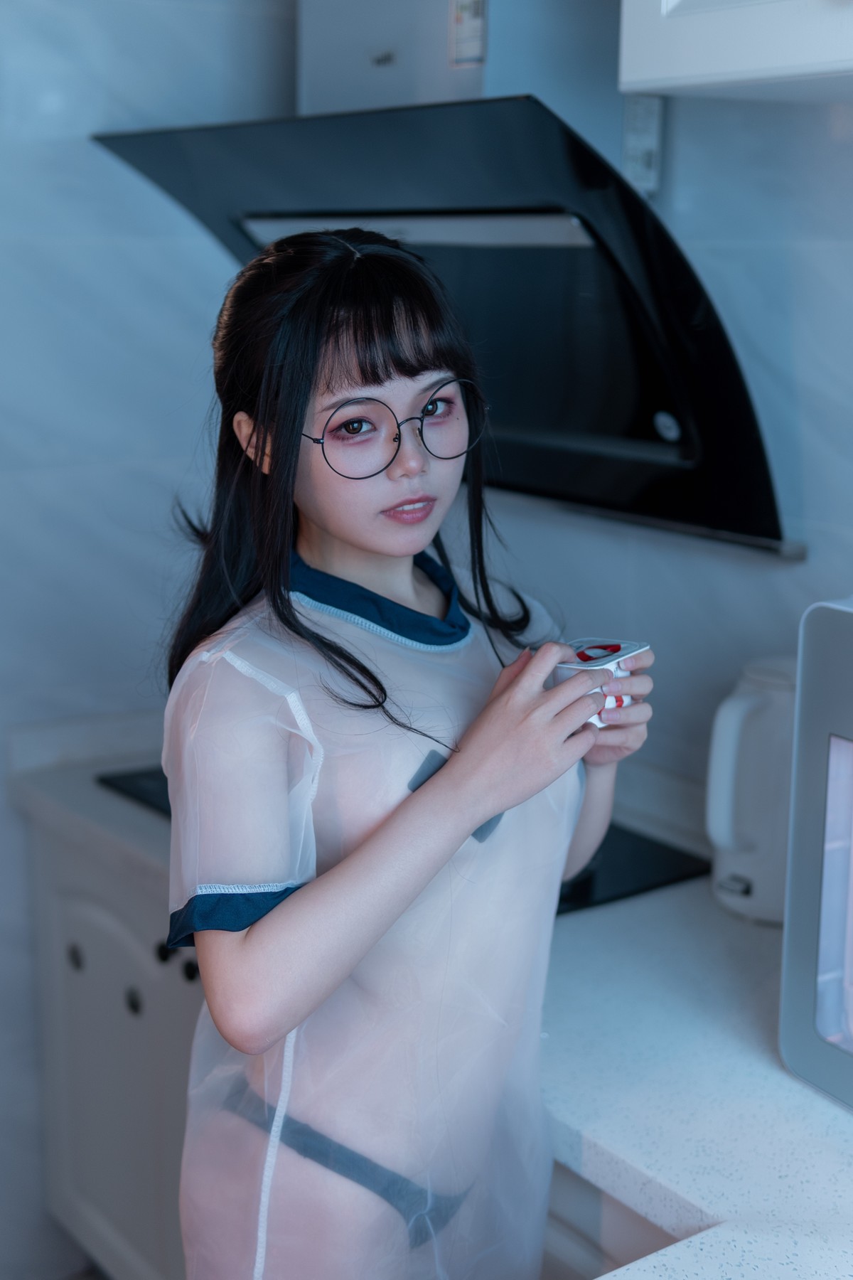 Cosplay 七月喵子 喝酸奶的眼镜娘